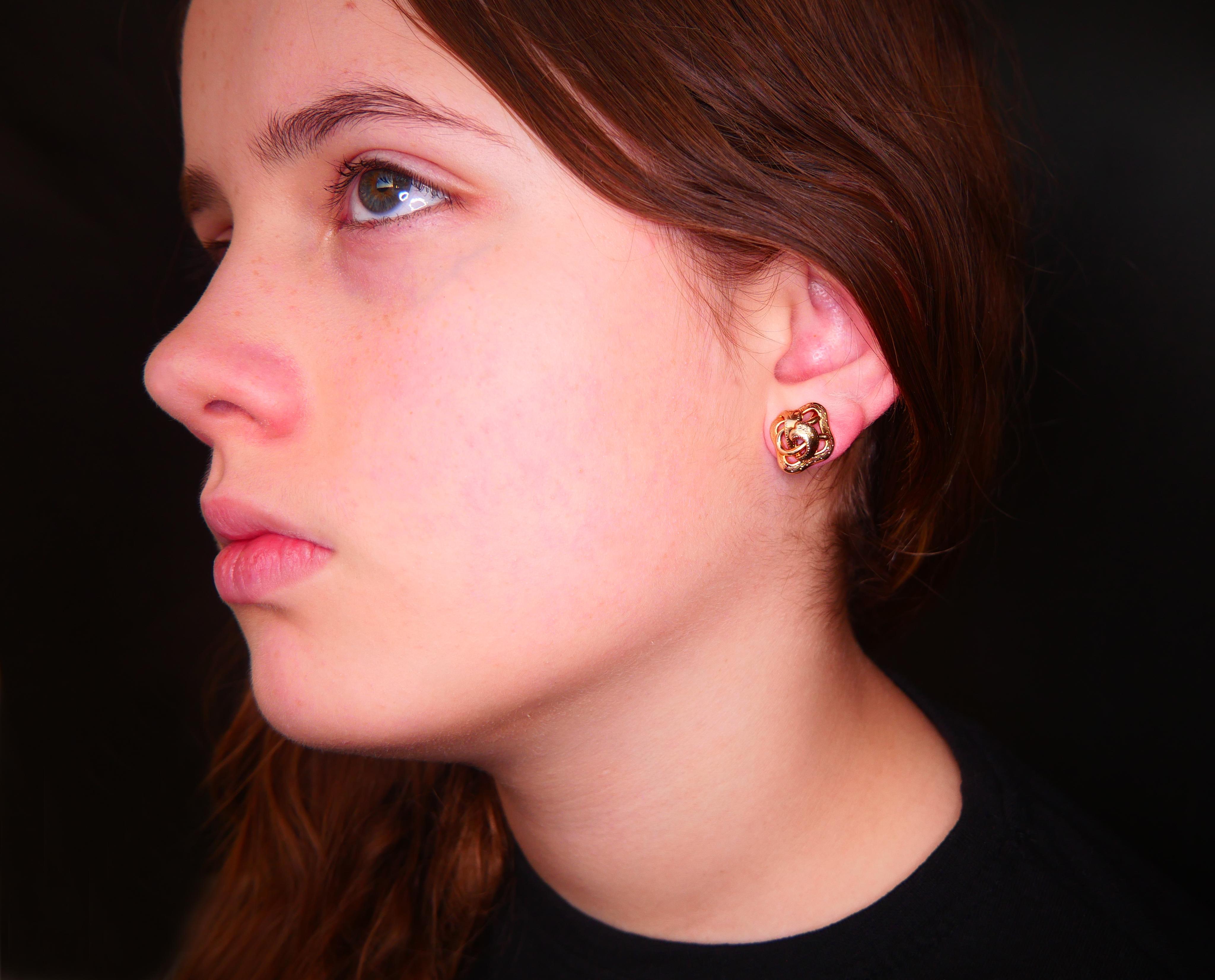 Boucles d'oreilles nordiques 1958 en or massif 18 carats (2,32 g) en vente 1