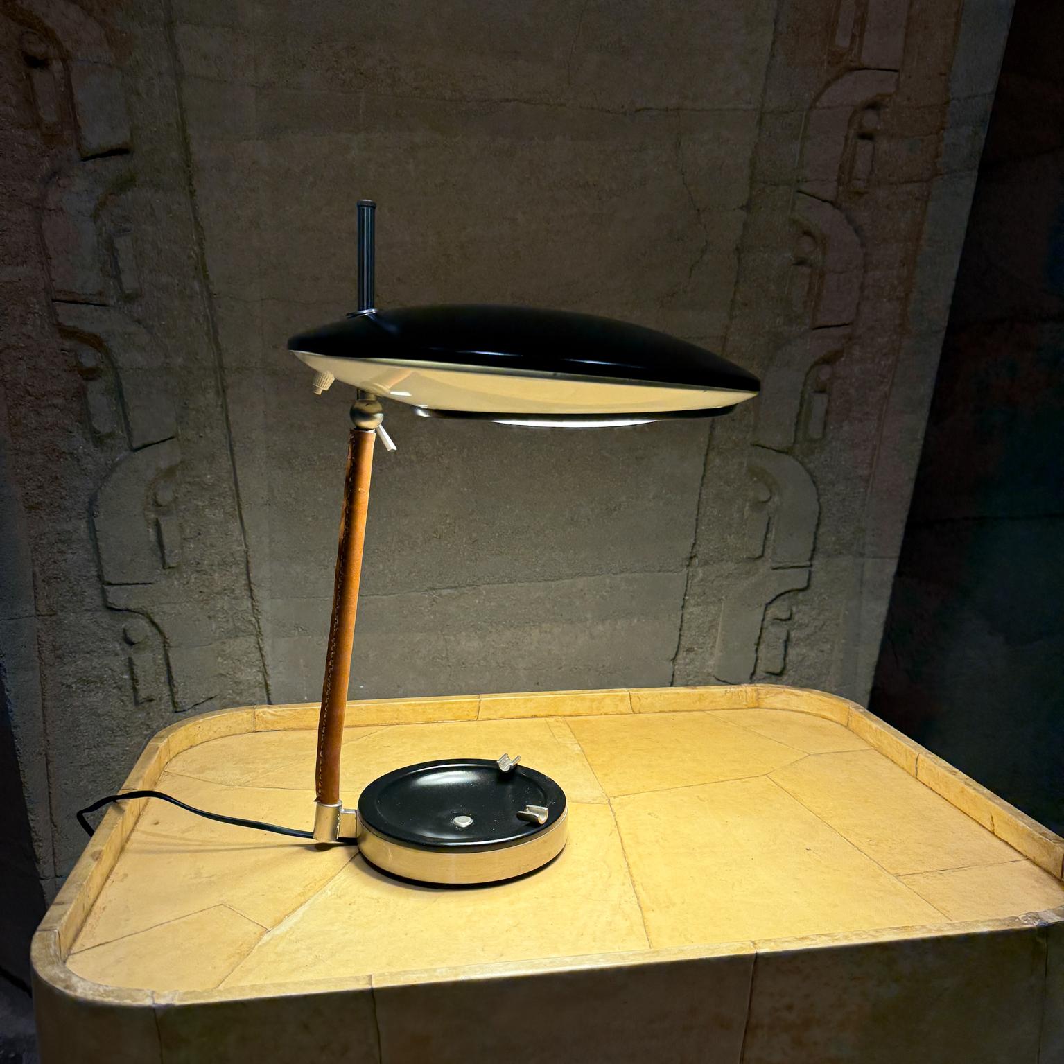 Lampe de bureau Oscar Torlasco modèle 567 pour Lumi Milano, 1958 en vente 4