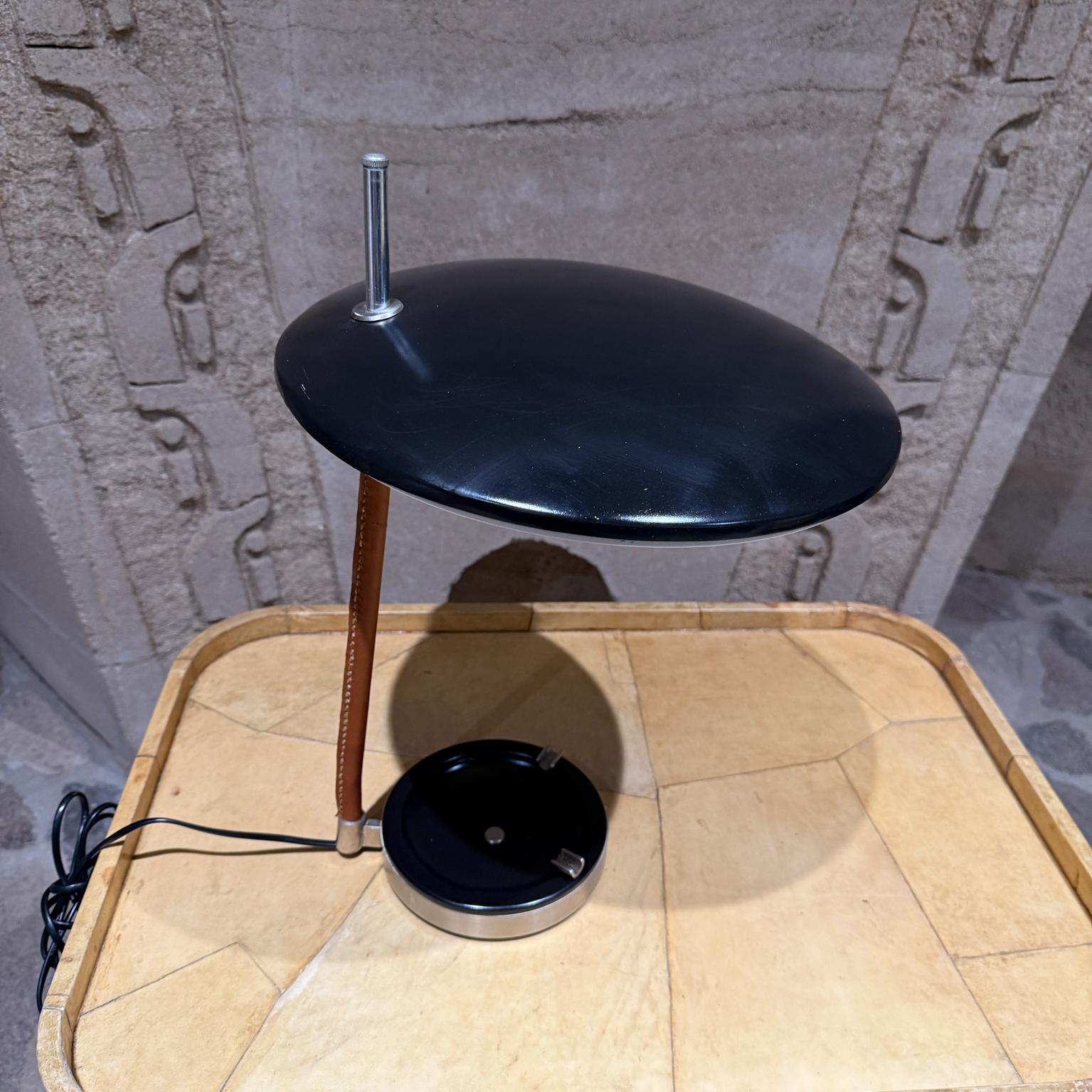 Mid-Century Modern Lampe de bureau Oscar Torlasco modèle 567 pour Lumi Milano, 1958 en vente