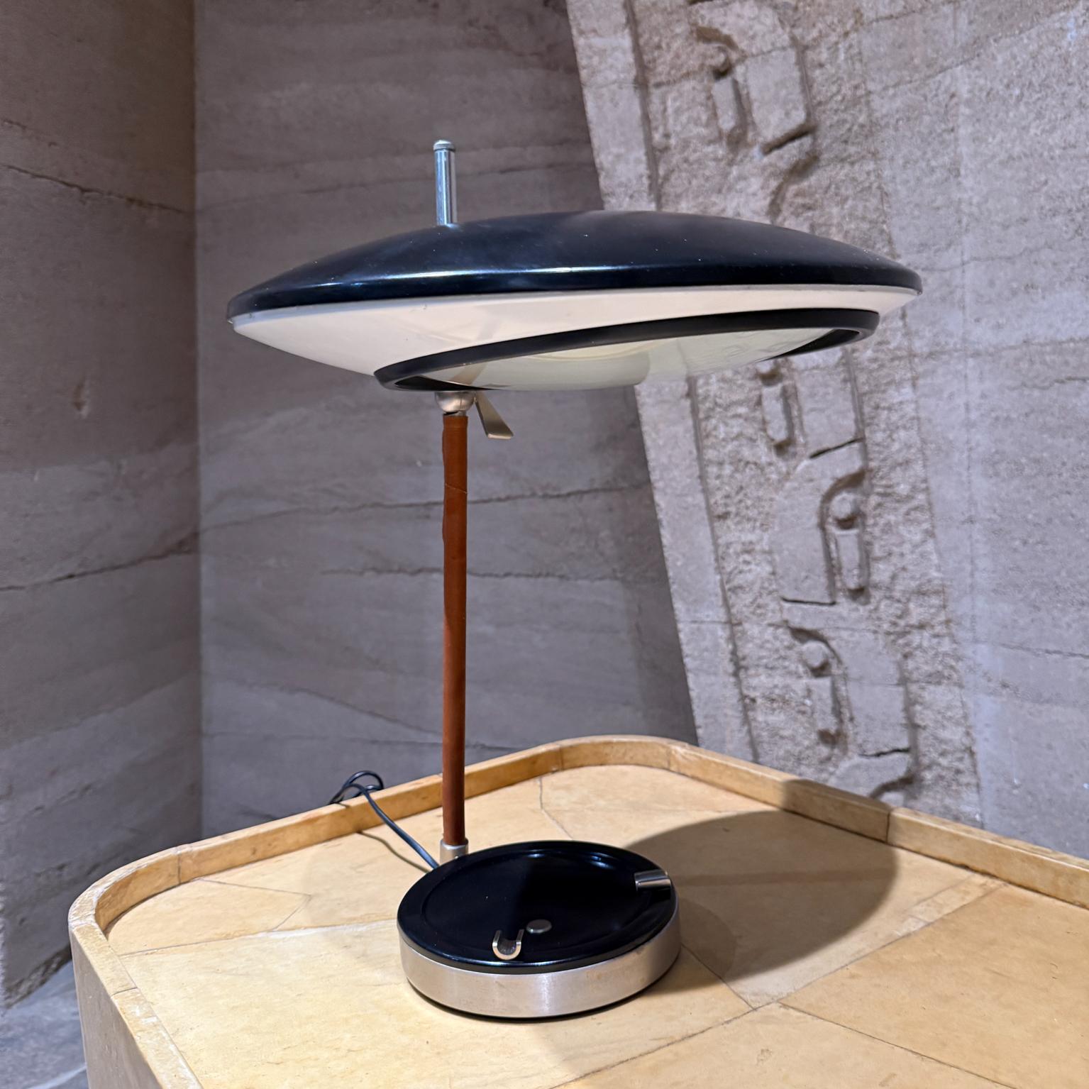 Lampe de bureau Oscar Torlasco modèle 567 pour Lumi Milano, 1958 en vente 2