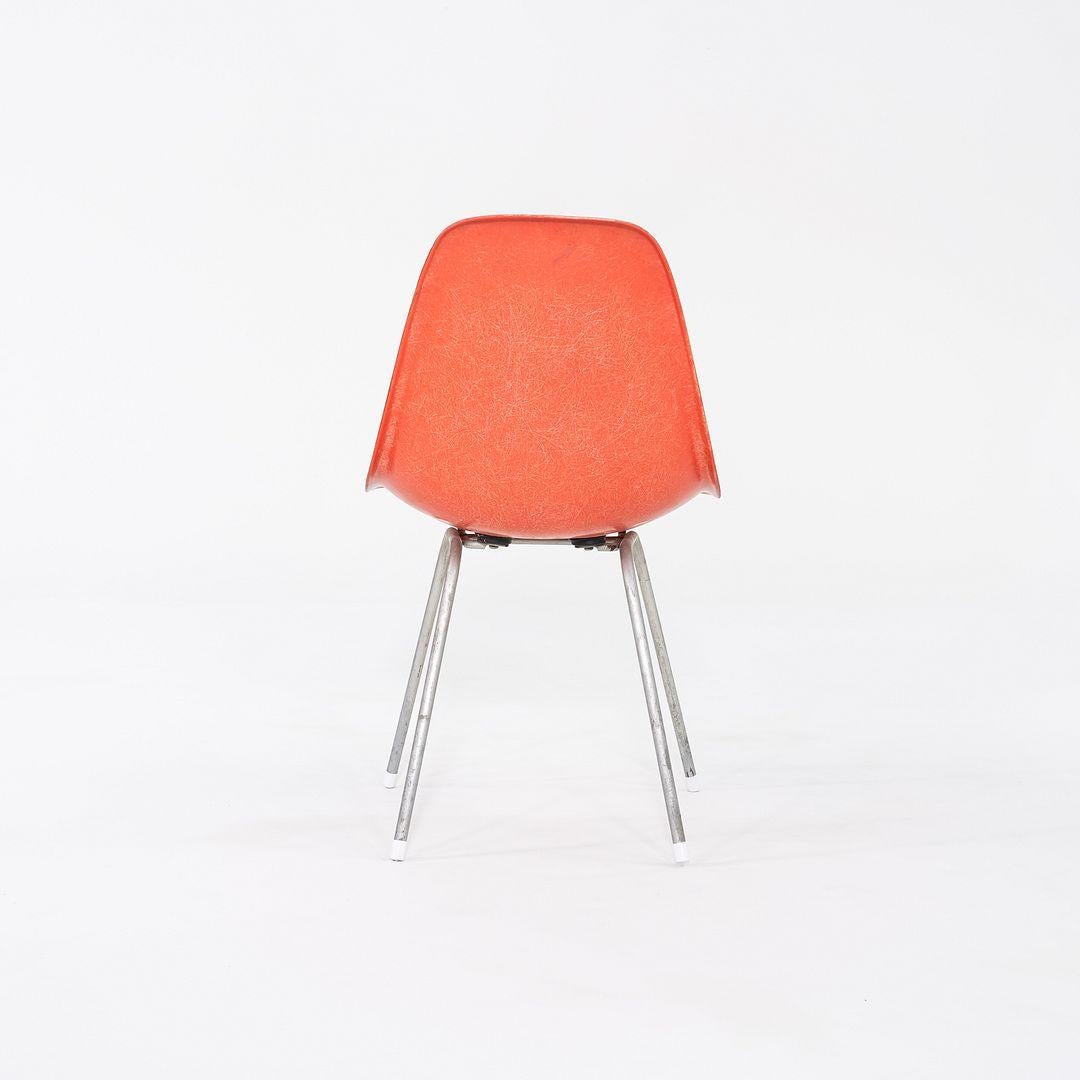 Acier 1958 Pair of Herman Miller Eames Fiberglass Dining Shell Chair w/ Chrome H Base en vente