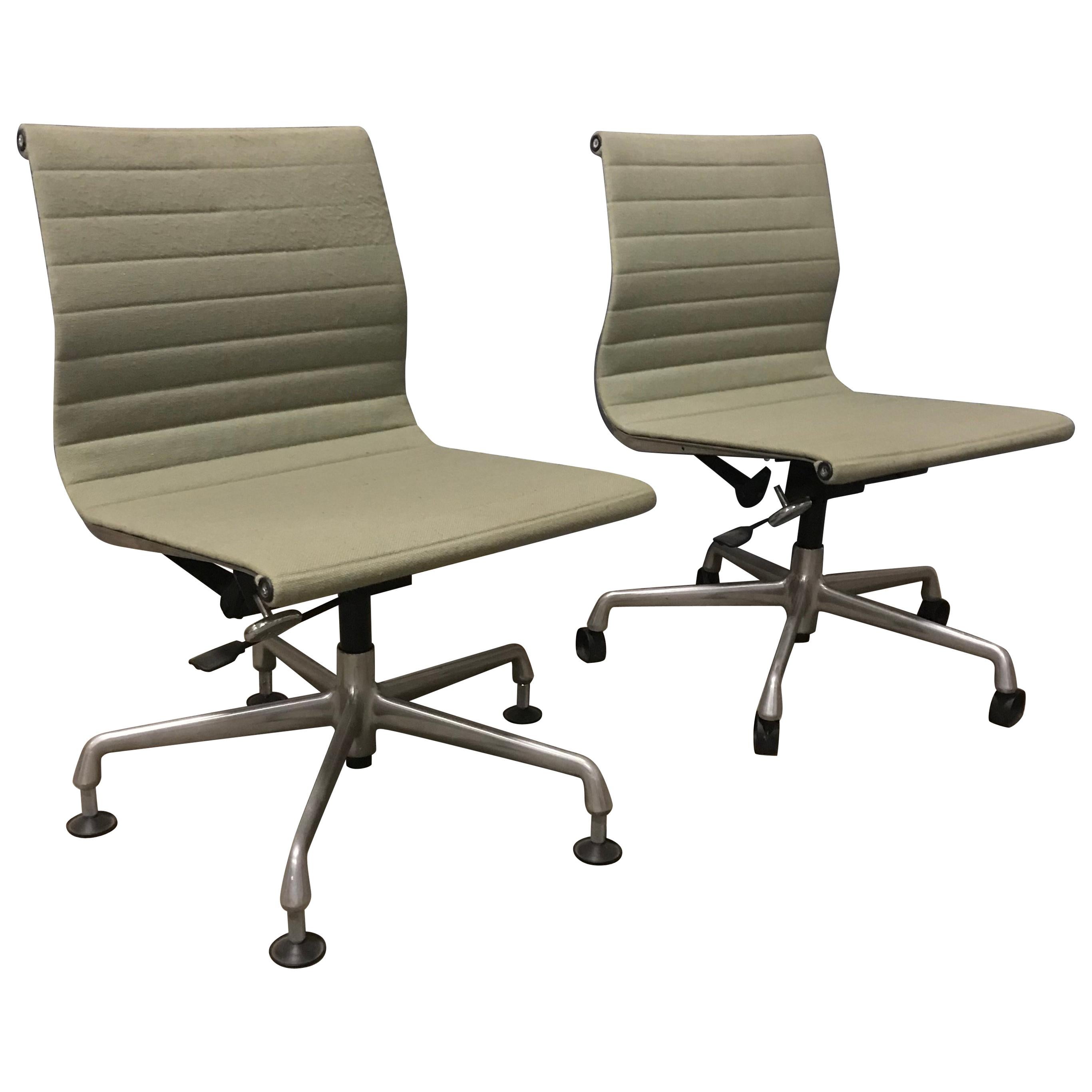 1958 Ray and Charles Eames, Fabric, Adjust, Tilt 2 Office Chair 4 Wheels No Arms