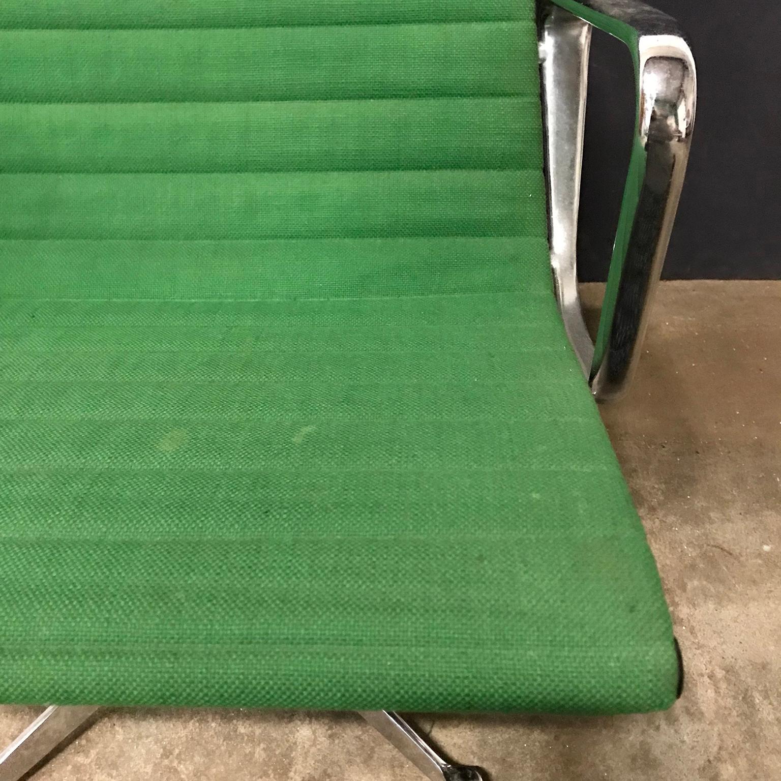 1958, Ray / Charles Eames; Miller, EA 116, Flat Base Easy Chair in Apple Green   For Sale 2