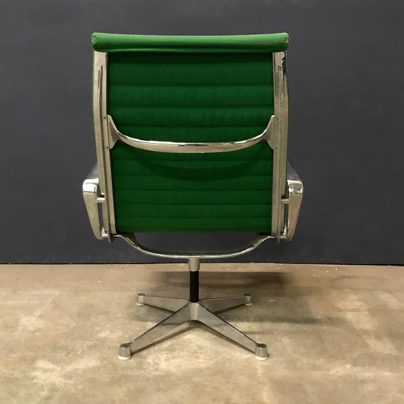 1958, Ray / Charles Eames; Miller, EA 116, Flat Base Easy Chair in Apple Green   In Good Condition For Sale In Amsterdam IJMuiden, NL