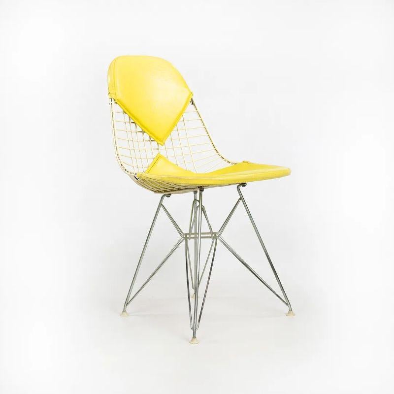 Américain 1958 Set of 4 Herman Miller Eames DKR-2 Wire Bikini Chairs in Yellow Naugahyde (Jeu de 4 chaises en fil de fer Herman Miller DKR-2 en fil de fer Naugahyde) en vente