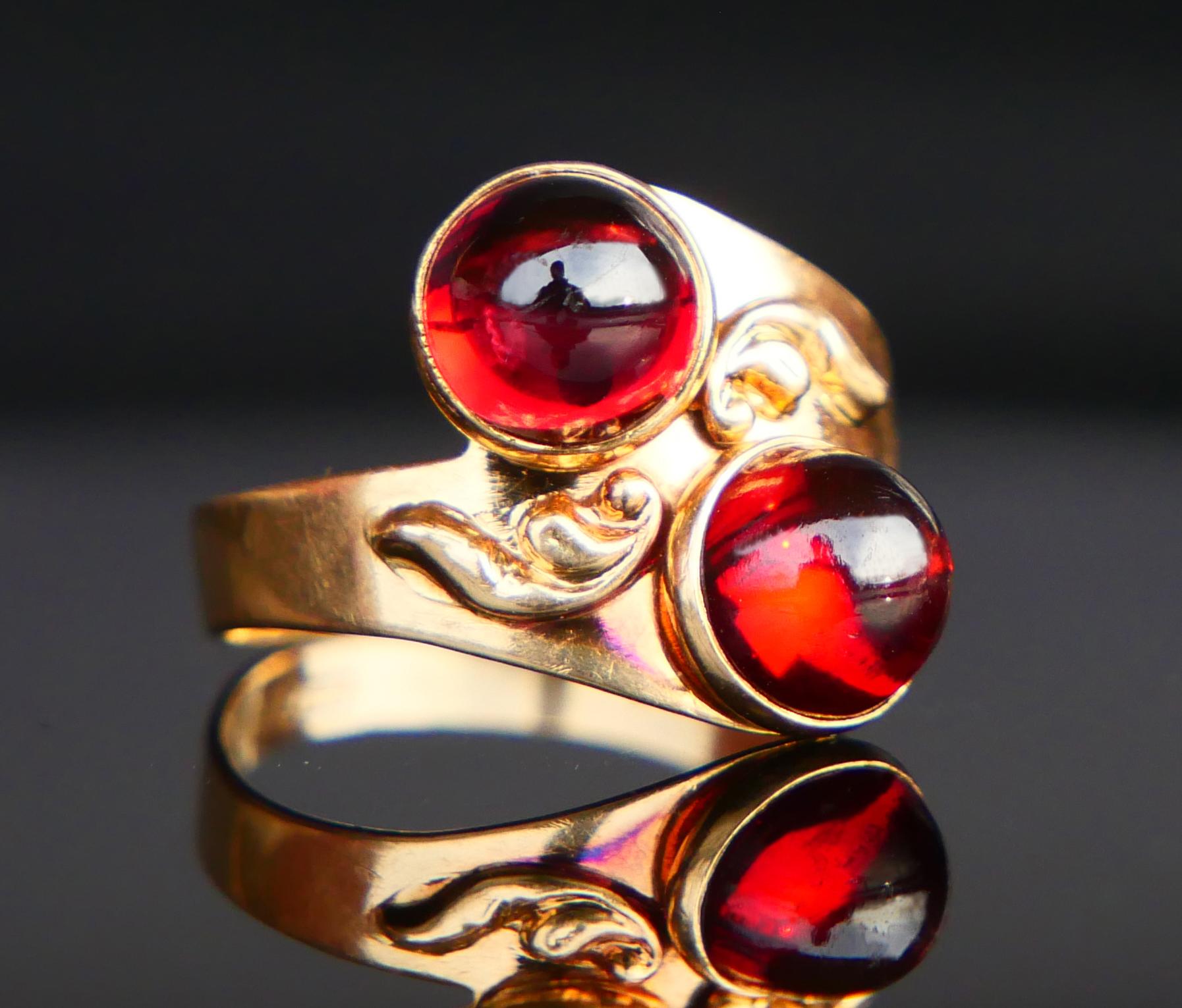 Cabochon 1958 Toi et Moi Ring natural 2.5 ctw. Rubellite 18K Gold US4.25/ 2.35gr For Sale