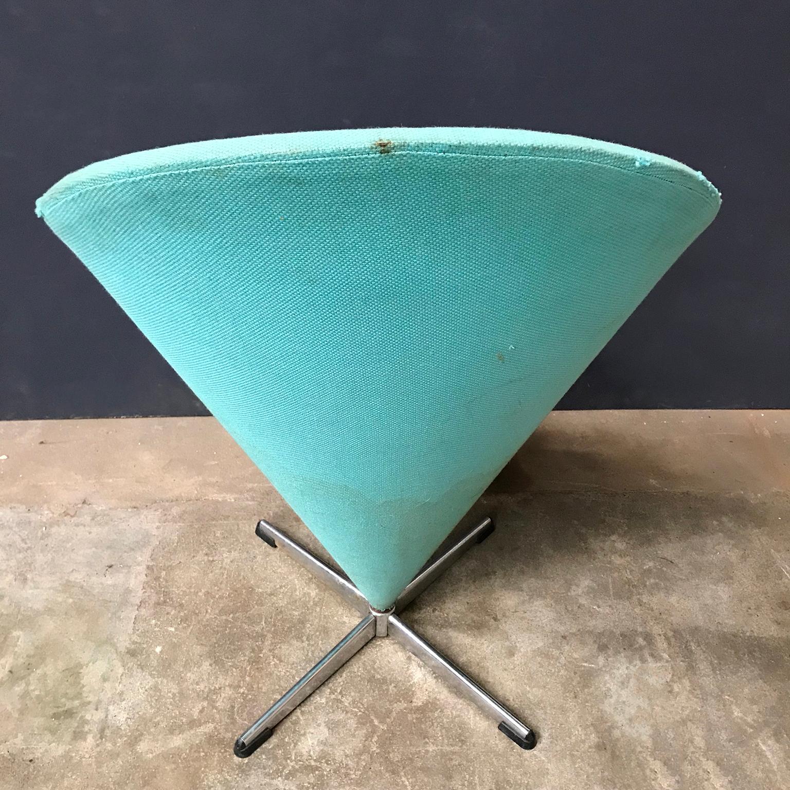 Mid-20th Century 1958, Verner Panton for Rosenthal, Cone Chair in Original Turquoise Fabric