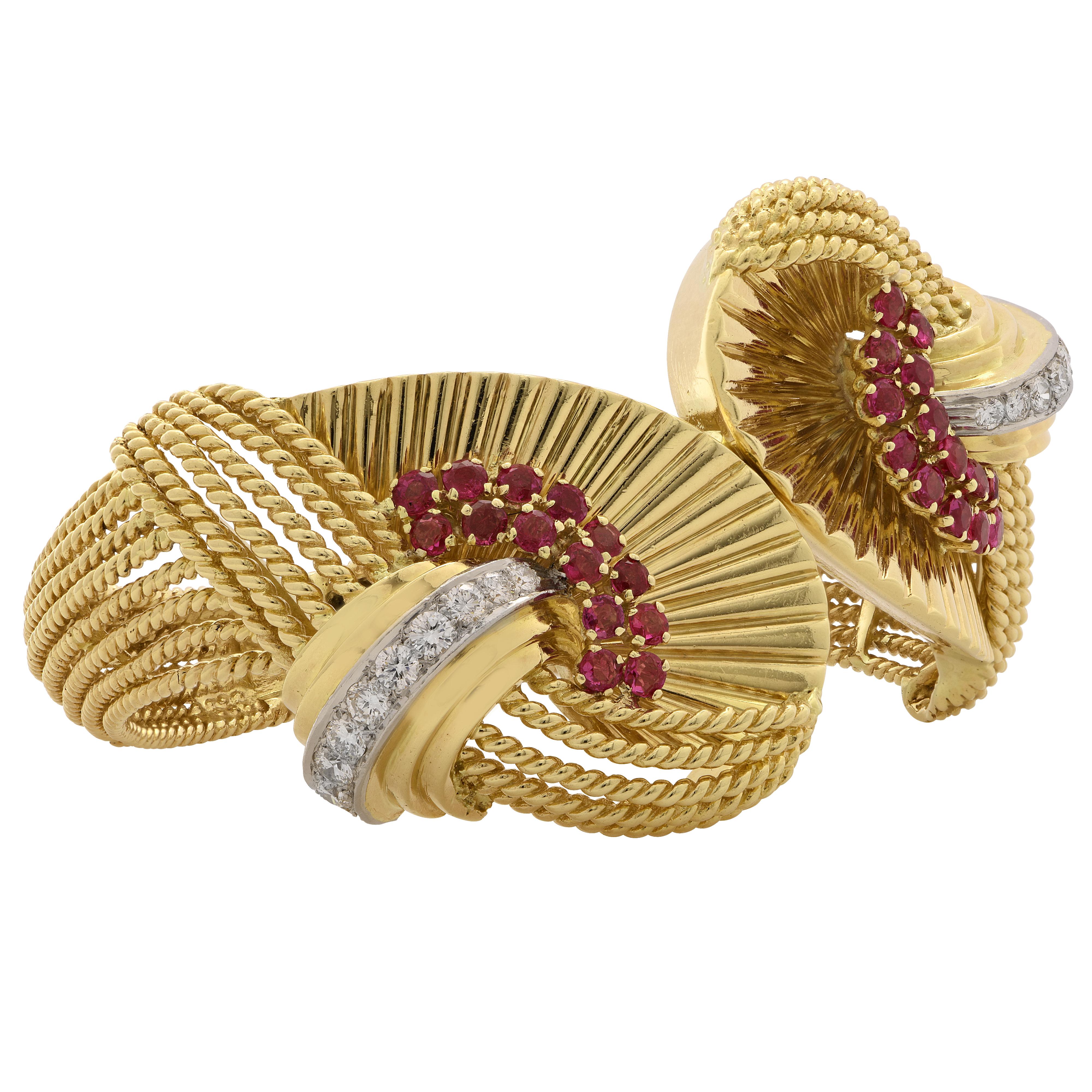 1959 Kutchinsky London  Ruby Diamond Gold Bangle Bracelet In Good Condition In Miami, FL