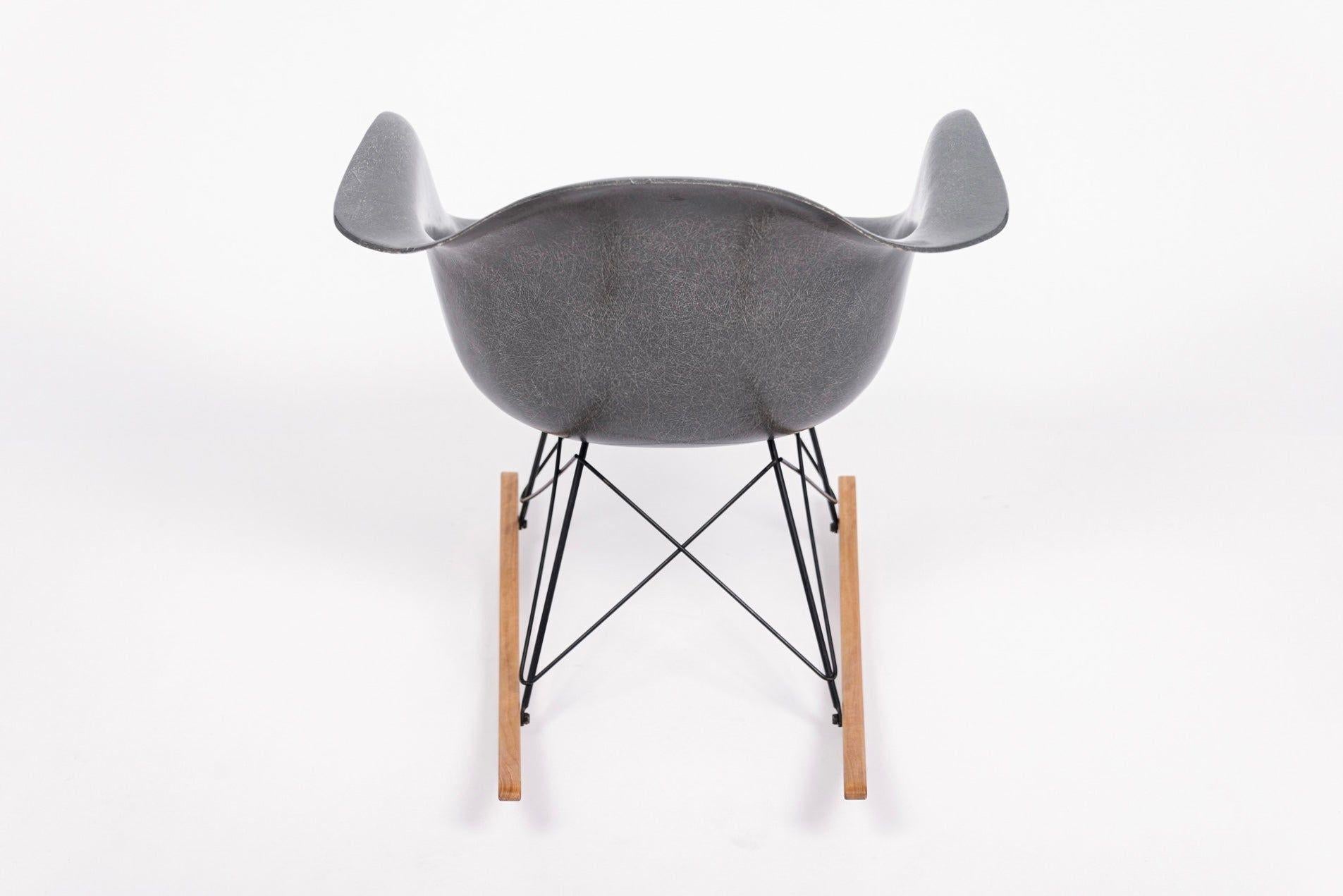 1959 Mid Century RAR Gray Rocking Chair by Eames for Herman Miller For Sale 3