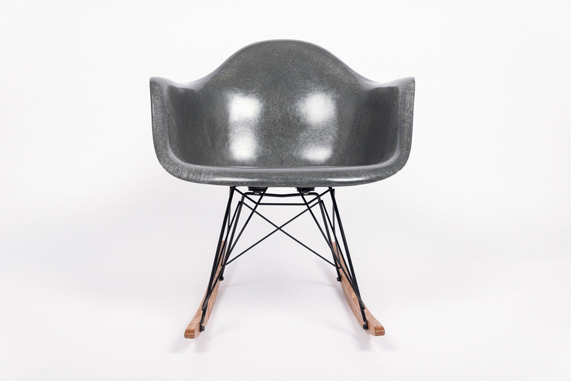 American 1959 Mid Century RAR Gray Rocking Chair by Eames for Herman Miller For Sale