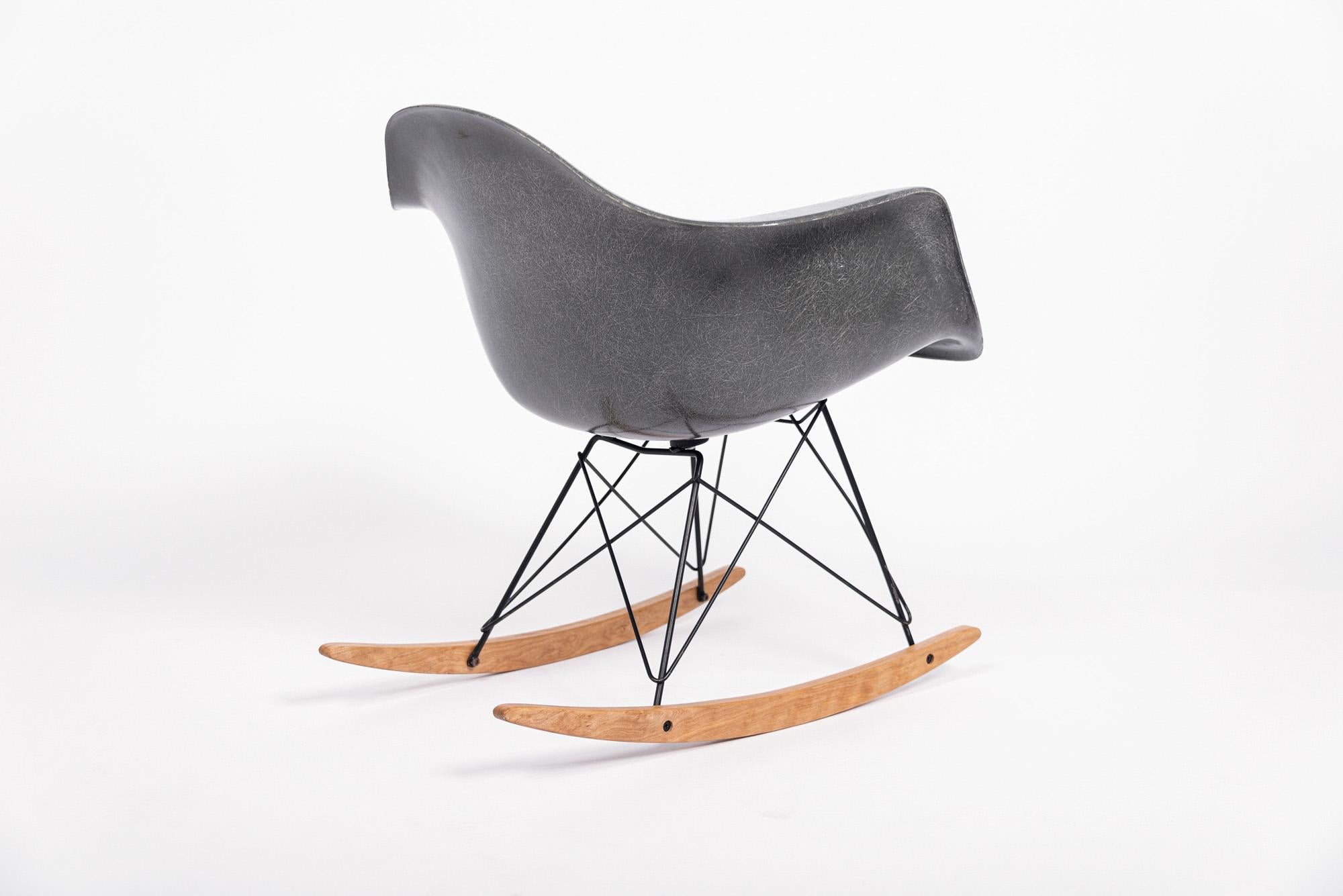 Molded 1959 Mid Century RAR Gray Rocking Chair by Eames for Herman Miller For Sale