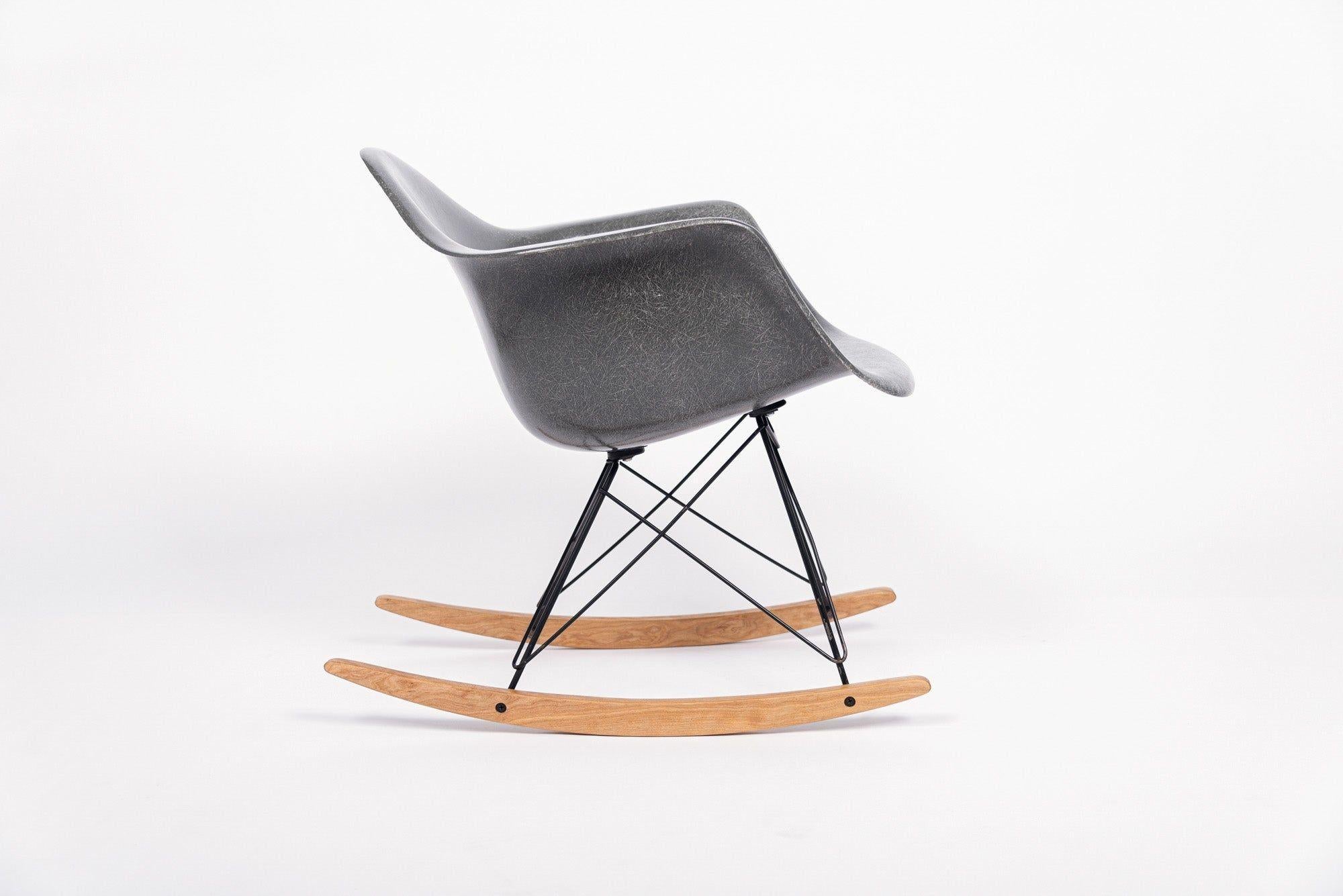 Molded 1959 Mid Century RAR Gray Rocking Chair by Eames for Herman Miller For Sale