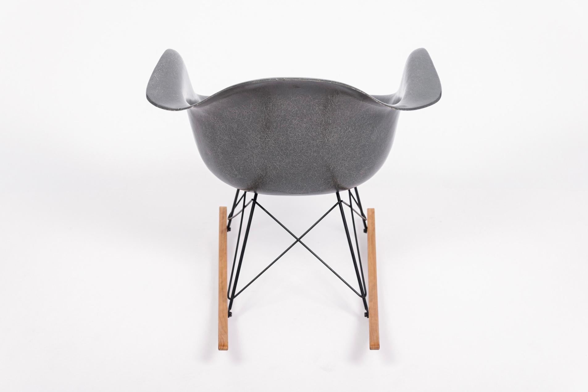 Metal 1959 Mid Century RAR Gray Rocking Chair by Eames for Herman Miller For Sale