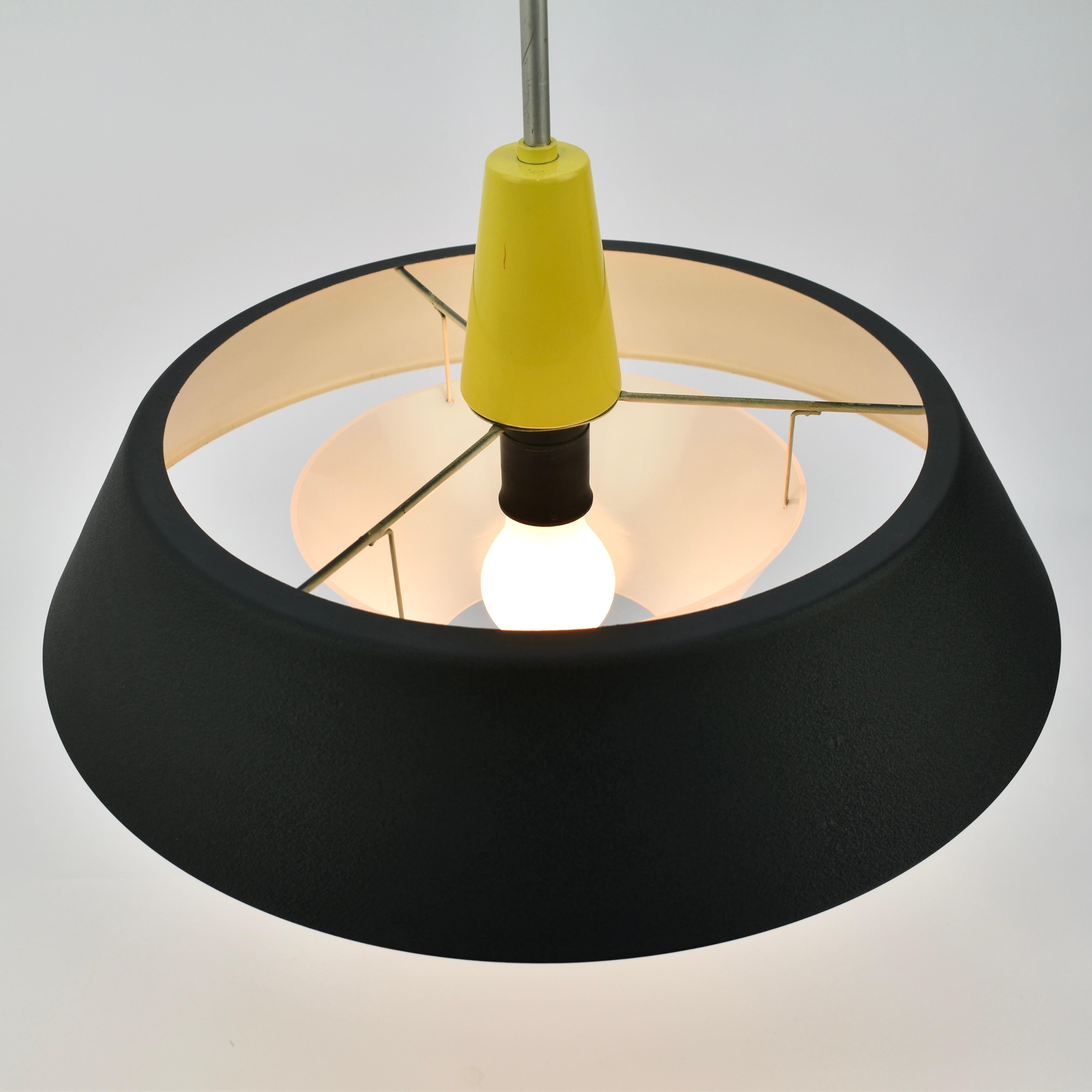 1959 Niek Hiemstra per il ciondolo Model No. 23 di Philips in vendita 5