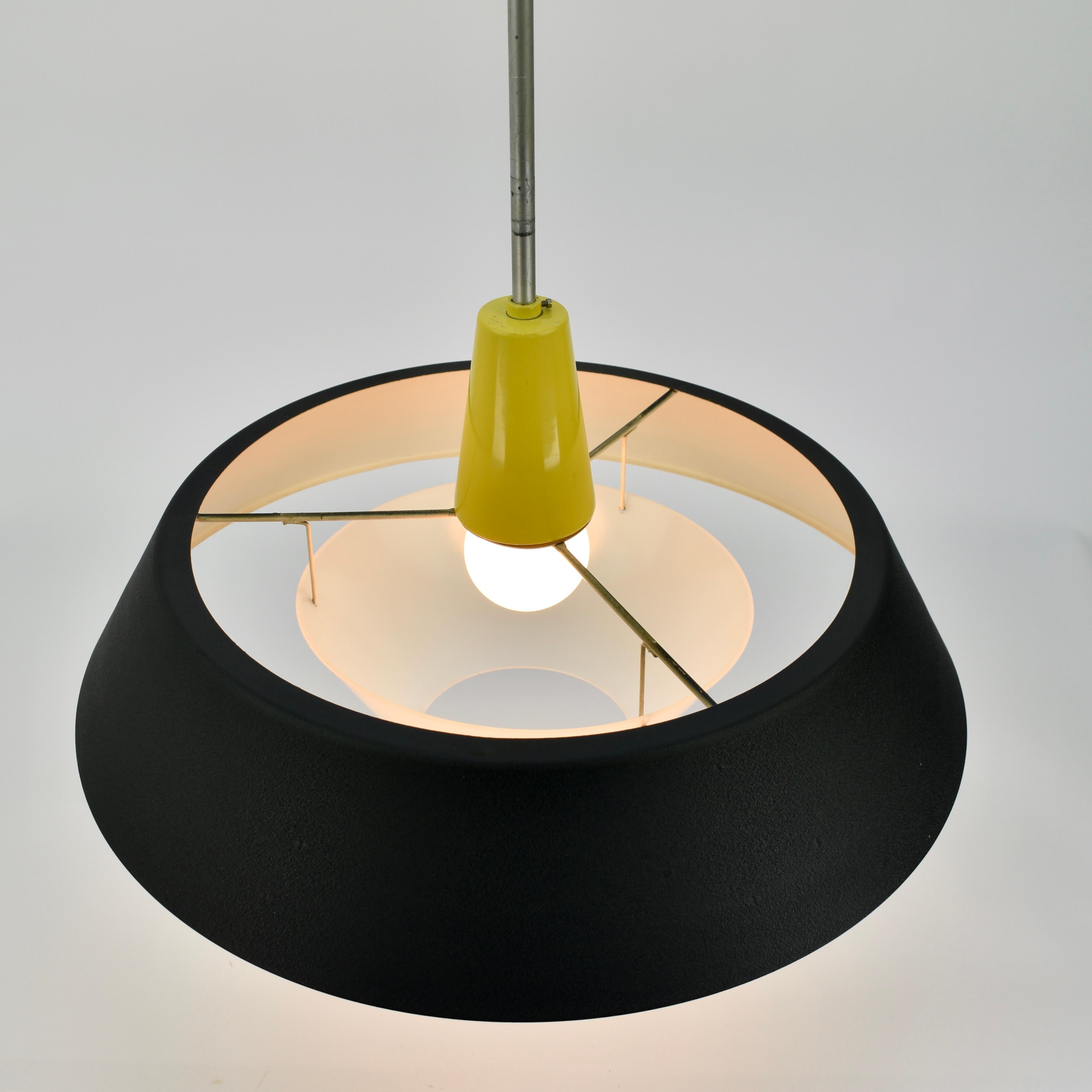 1959 Niek Hiemstra per il ciondolo Model No. 23 di Philips in vendita 6