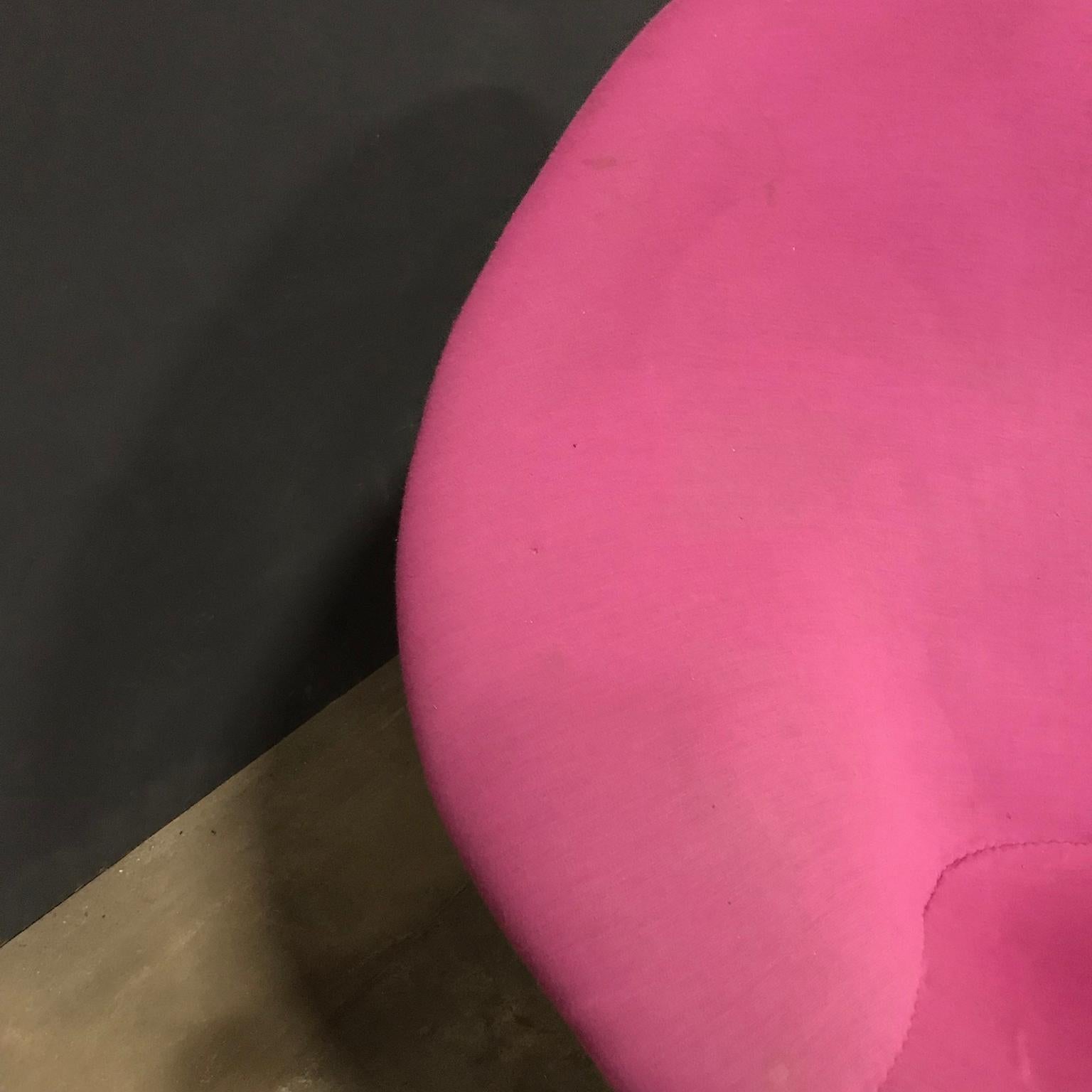 1959, Pierre Paulin per Artifort, Sedia Early Globe in tessuto rosa in vendita 8