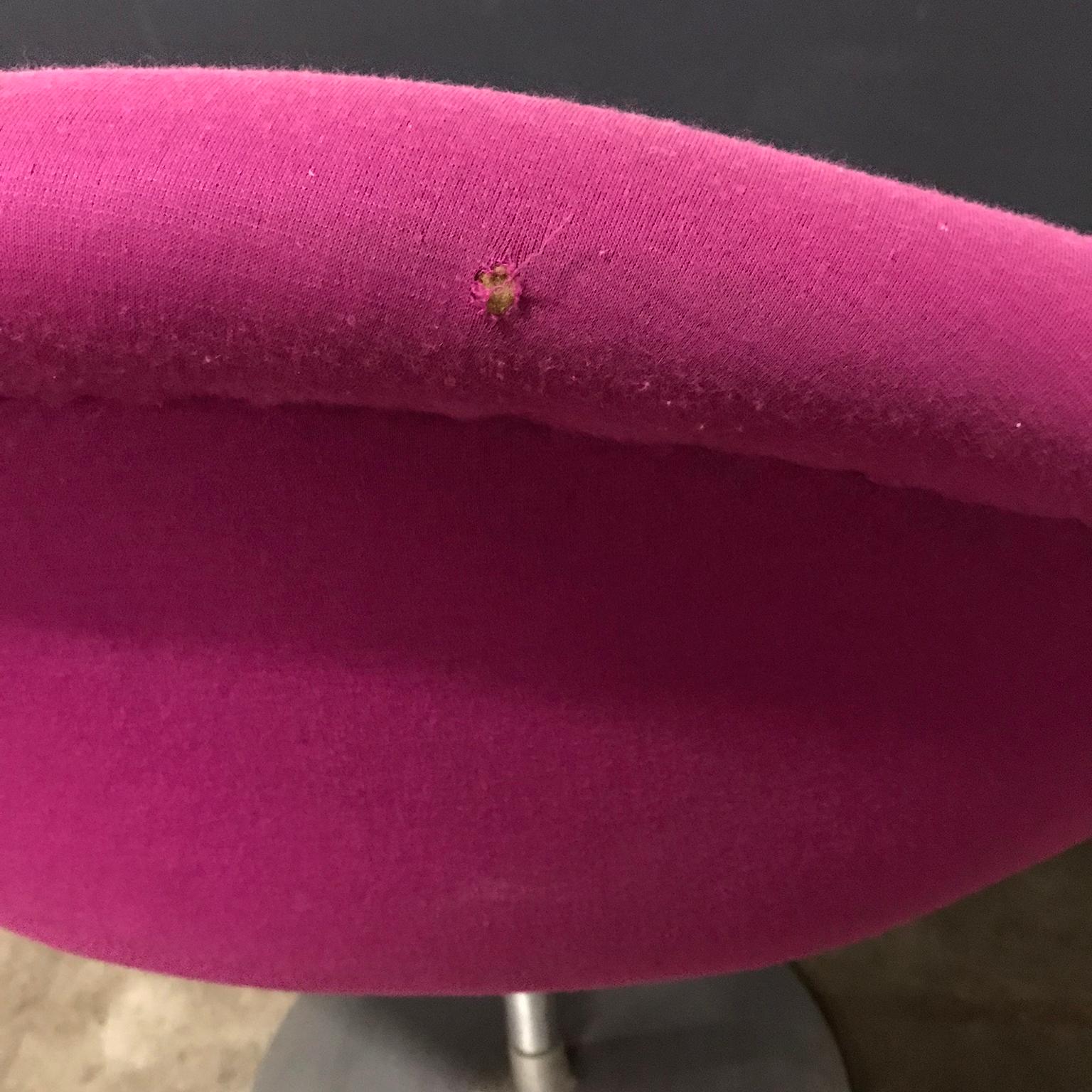 1959, Pierre Paulin for Artifort, Early Globe Chair in Pink Fabric For Sale 1