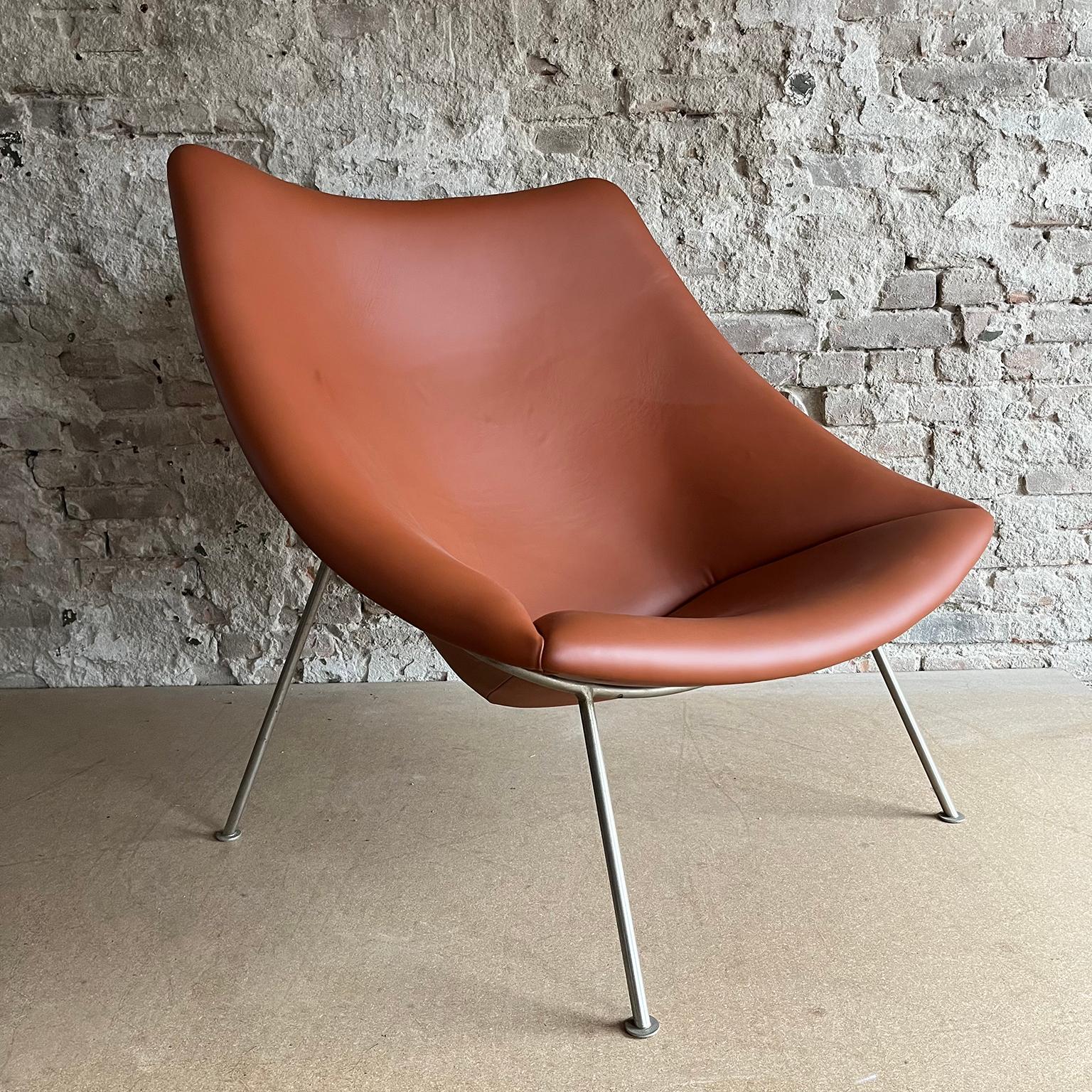 Metal 1959, Pierre Paulin, Large Early Oyster, Easy Chair F157 in Brown Leather For Sale