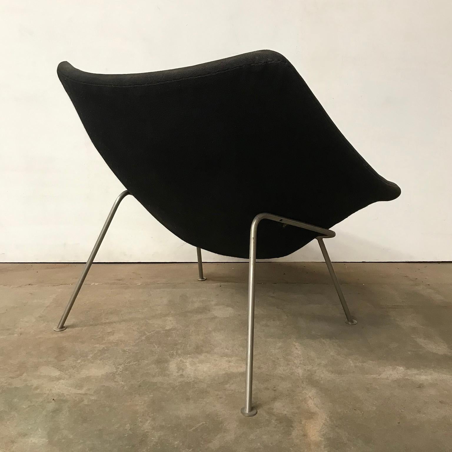 Mid-Century Modern 1959, Pierre Paulin, Large Early Oyster Easy Chair F157 in Original Black Fabric