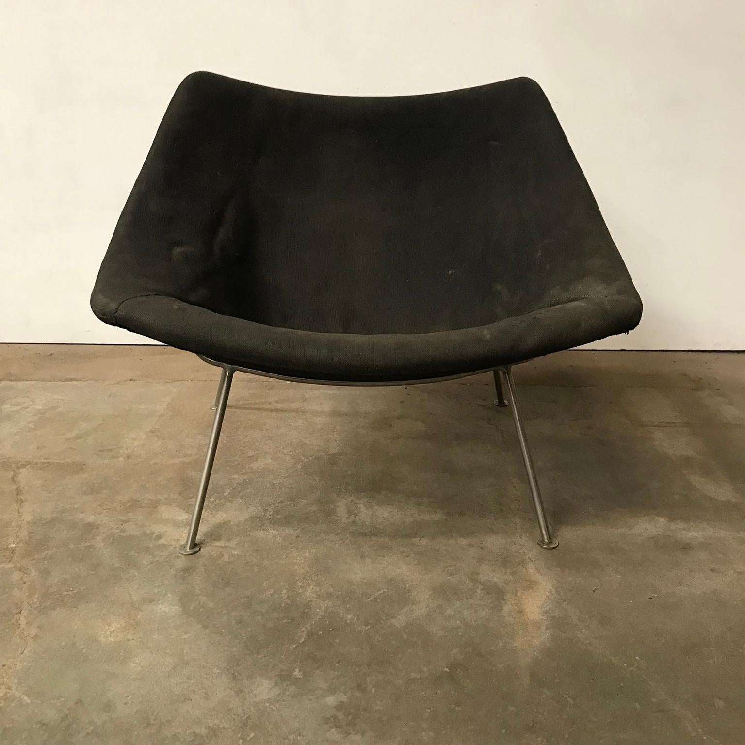 1959, Pierre Paulin, Large Early Oyster Easy Chair F157 in Original Black Fabric In Fair Condition In Amsterdam IJMuiden, NL