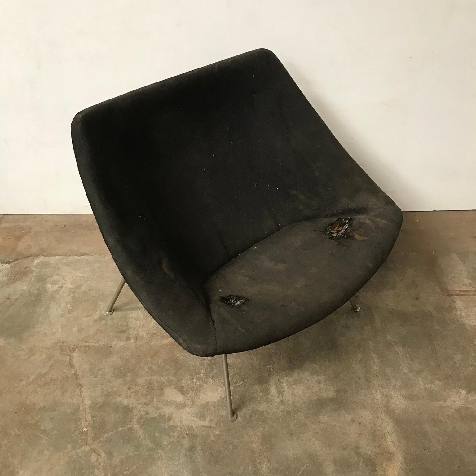 Metal 1959, Pierre Paulin, Large Early Oyster Easy Chair F157 in Original Black Fabric