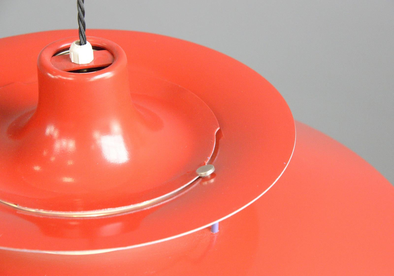 1959 red Model PH5 pendant light by Louis Poulson

- Comes with 150cm of cable
- Takes E27 fitting bulbs
- Original red paint
- Made from aluminium
- Designed by Poul Henningsen
- Made by Louis Poulson
- Model PH5
- Danish, 1959
-