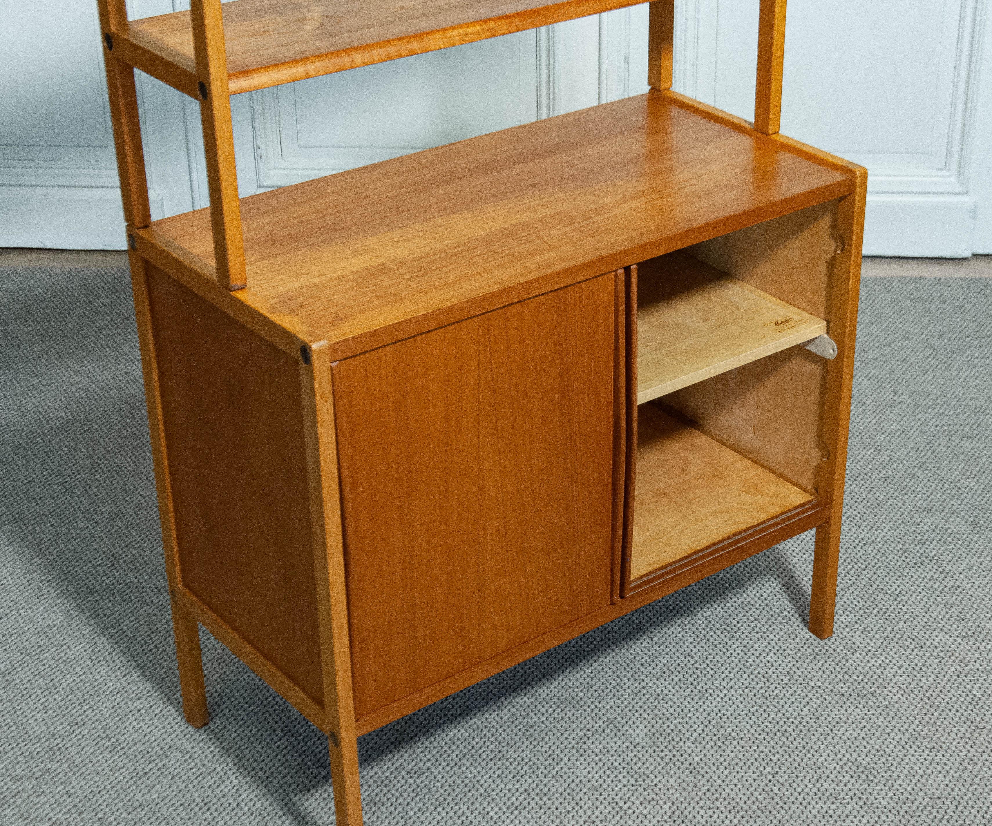 Metà XX secolo Libreria in teak del 1959 di Bertil Fridhagen in vendita