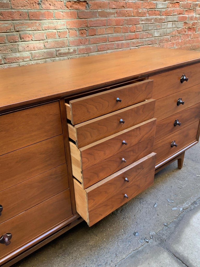 1959 Thomasville 12 Drawer Walnut And Rosewood Dresser For Sale At 1stdibs