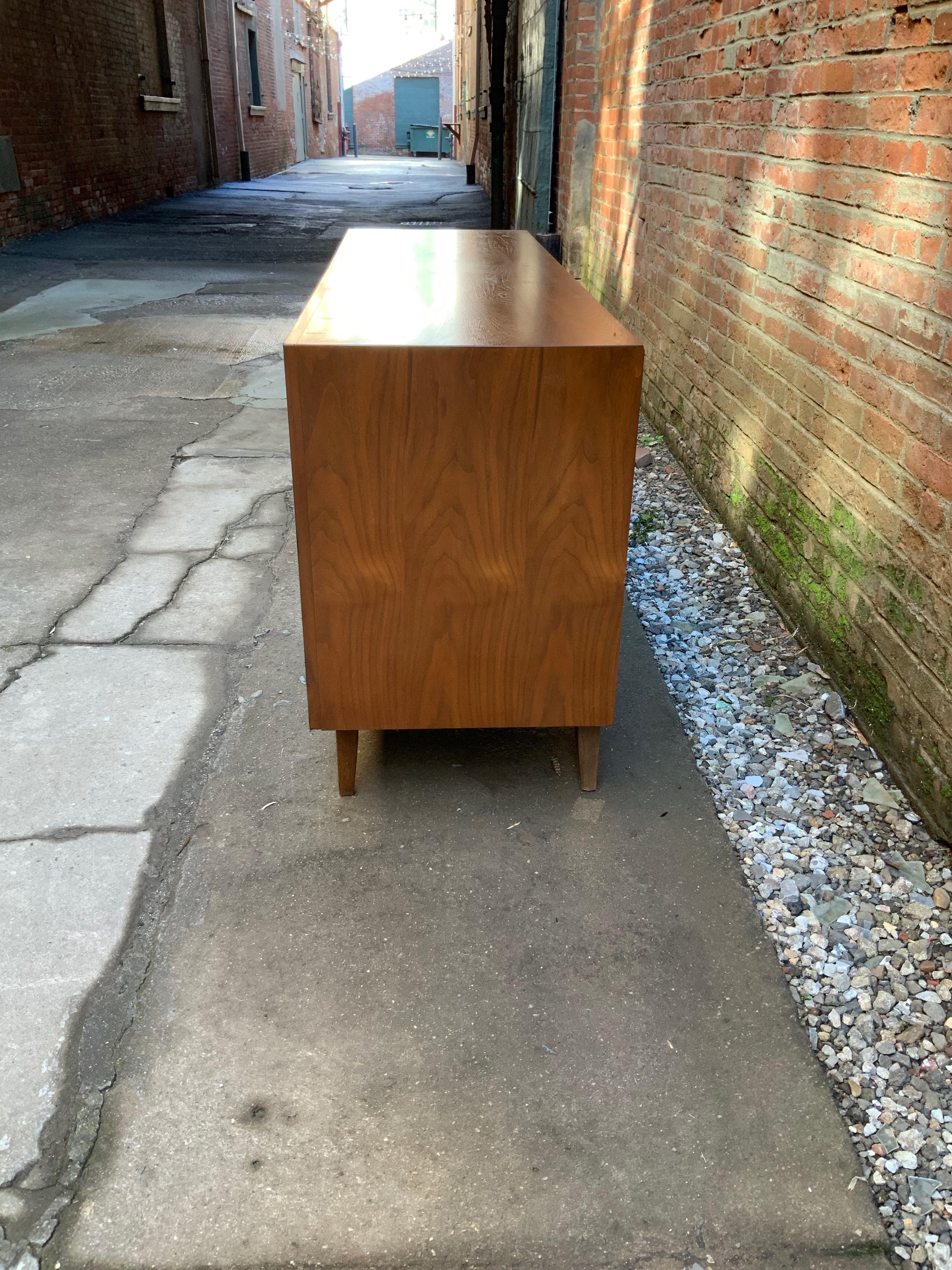 Veneer 1959 Thomasville Motif 12-Drawer Walnut and Rosewood Dresser