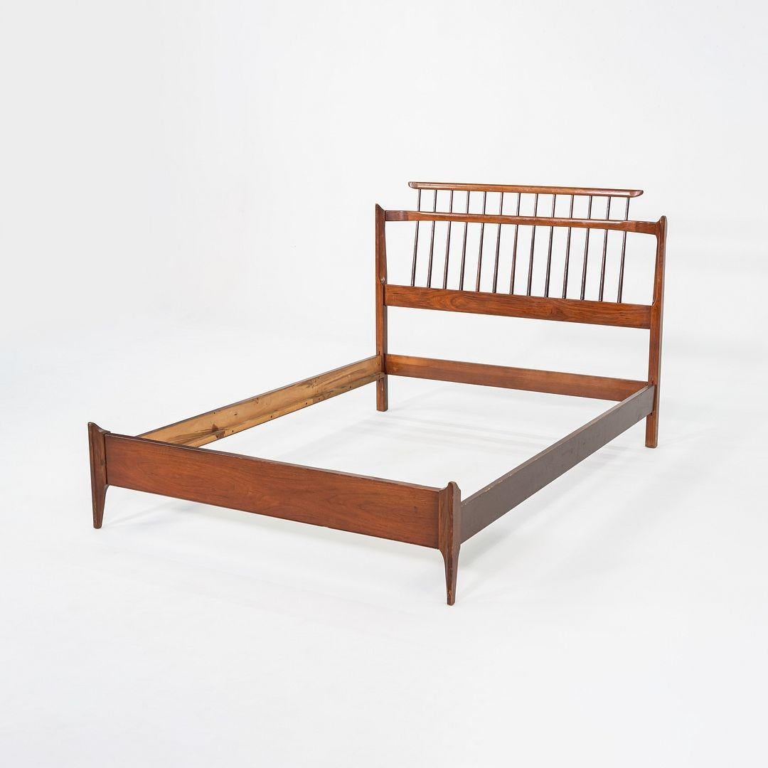 1959 Thomasville American Black Walnut Modern Full Size Headboard / Bed Frame In Good Condition For Sale In Philadelphia, PA