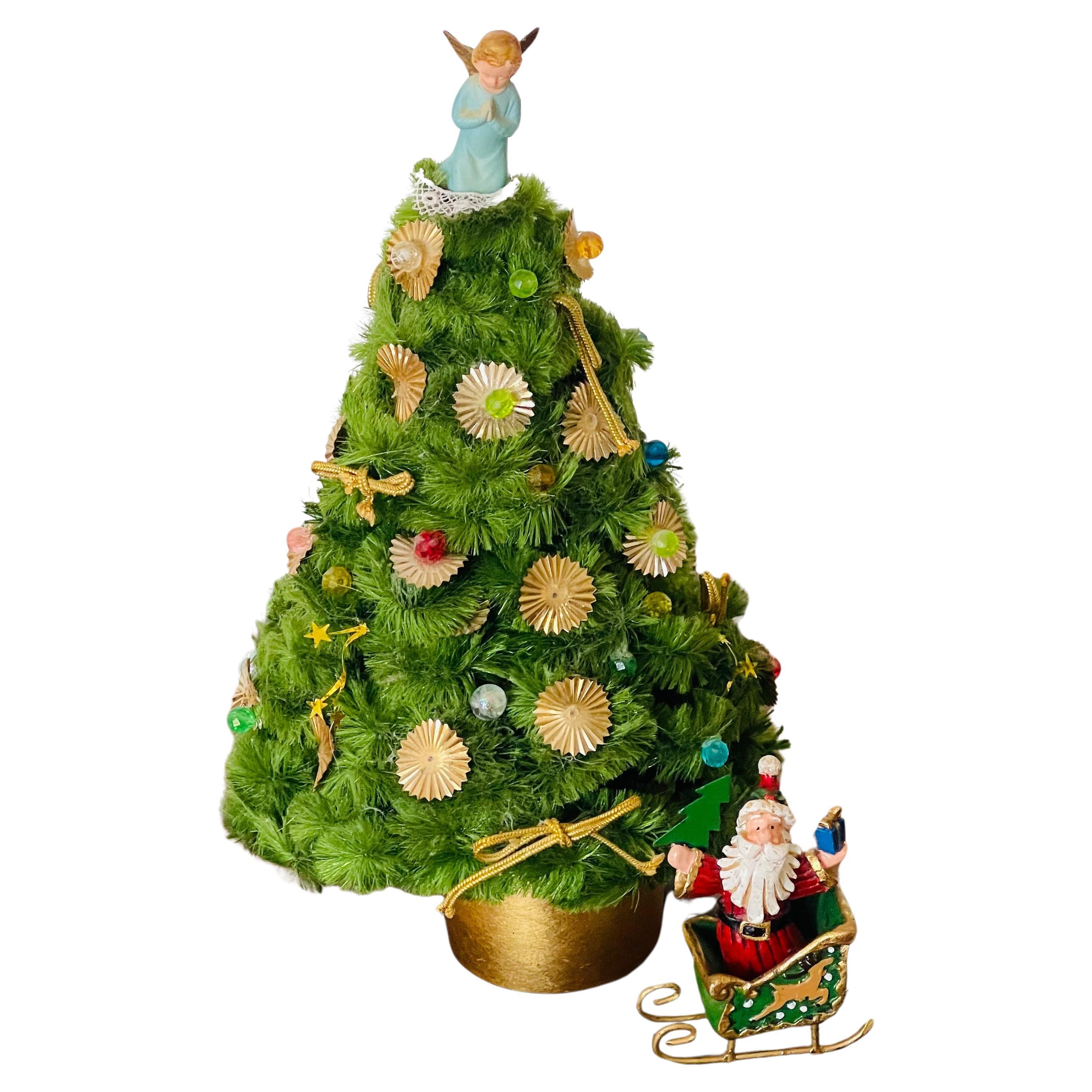 1959 Albero di Natale in miniatura vintage con angelo in preghiera, supporto in oro