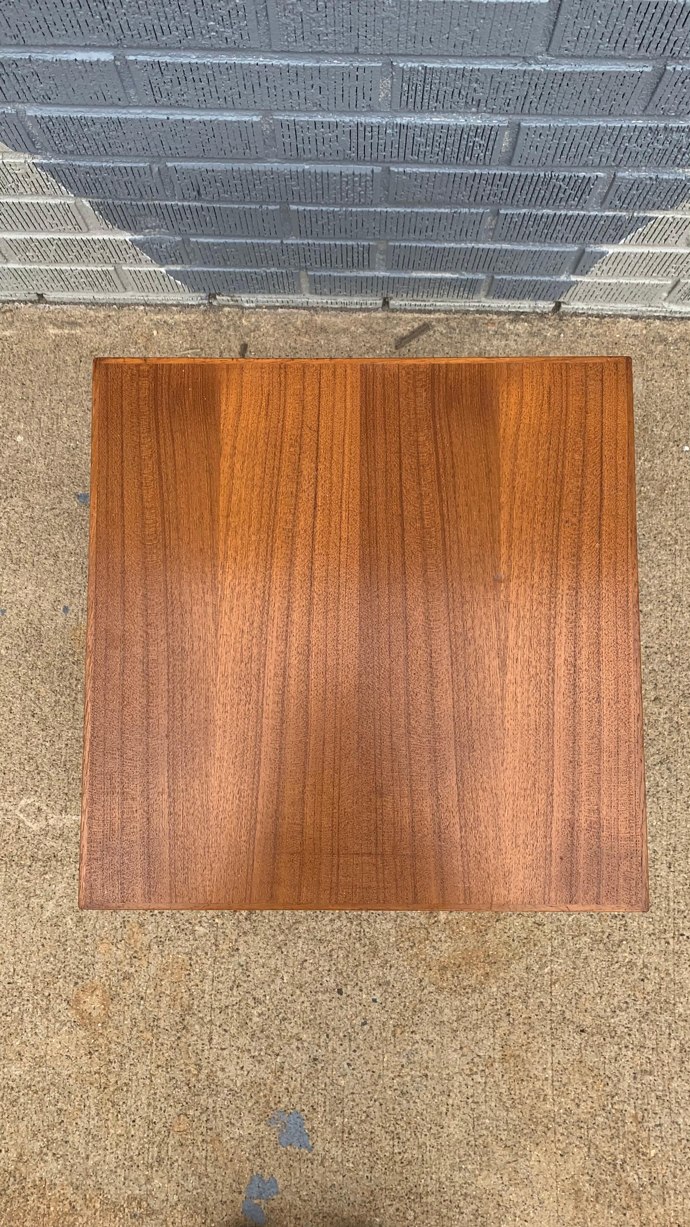 1959 Table à casse-croûte en teck vintage en vente 1
