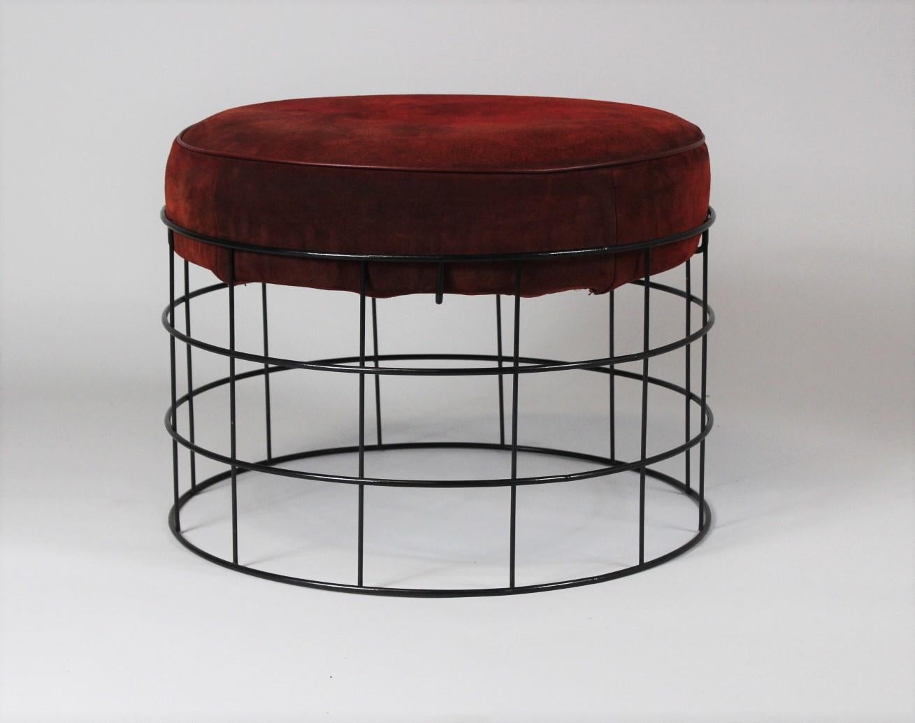 Stool T1 from the wire frame collection by Verner Panton with suede leather, made in 1959 in Copenhagen, Denmark. Produced by Plus Linje Copenhagen.