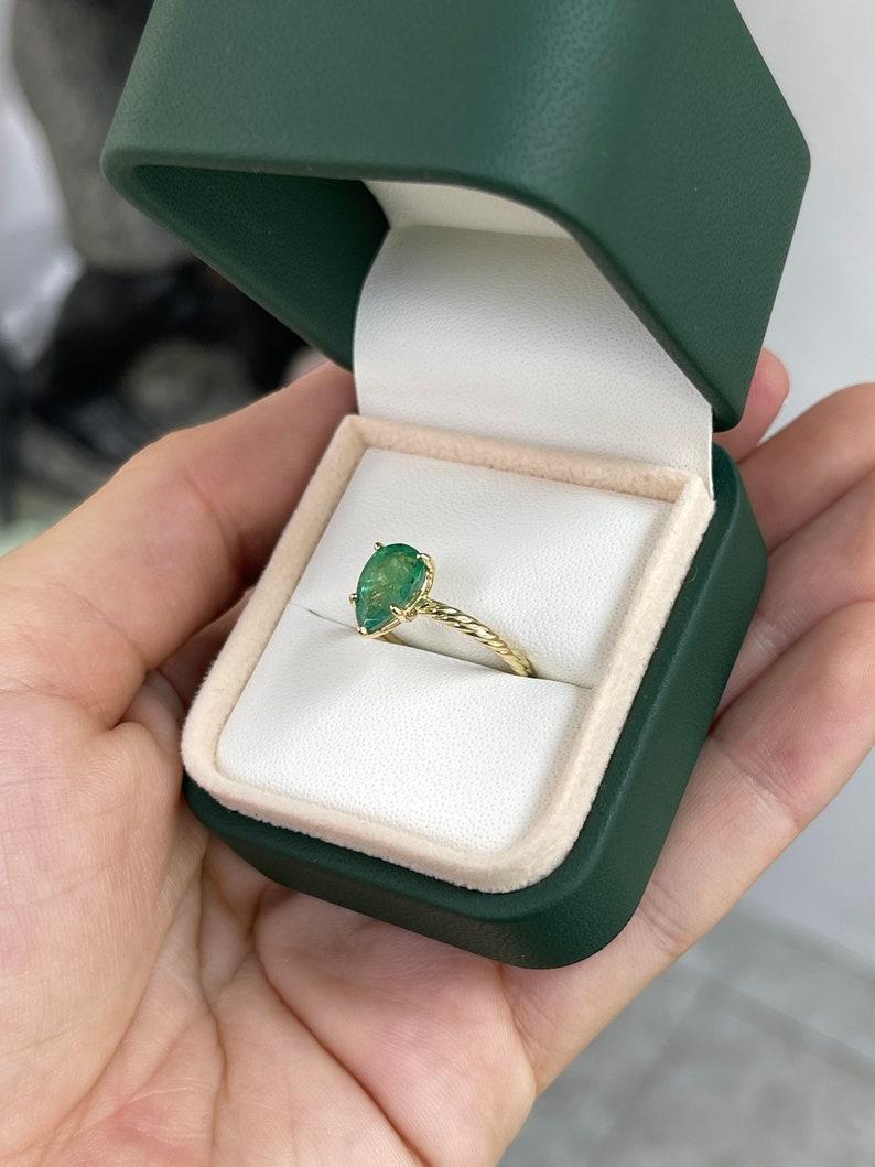 Women's 1.95ct 14K Pear Cut Emerald Solitaire Ring - Lush Green Twisted Band Yellow Gold For Sale
