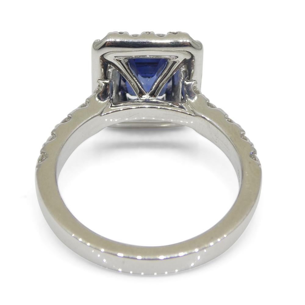 Bague de fiançailles/de statut en or blanc 18 carats avec saphir bleu de 1,95 carat et diamants en vente 5