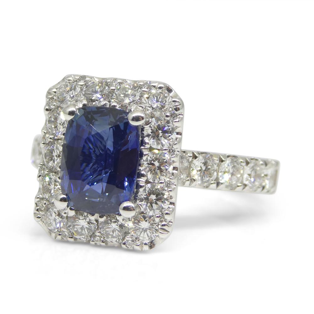 Bague de fiançailles/de statut en or blanc 18 carats avec saphir bleu de 1,95 carat et diamants en vente 7