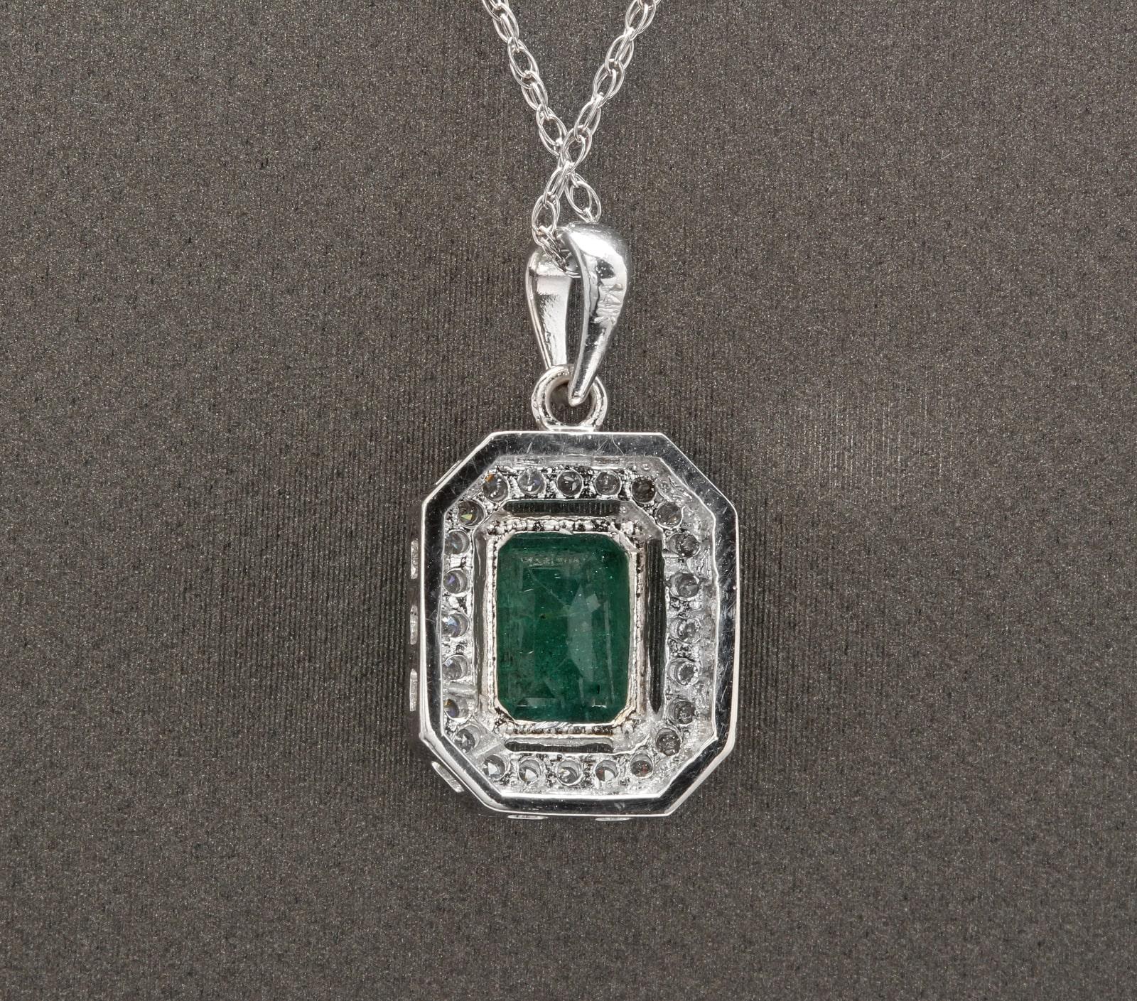 1.95Ct Natural Emerald and Diamond 14K Solid White Gold Necklace

Amazing looking piece! 

Stamped: 14K

Suggested Replacement Value: $3,500.00 

Natural Emerald Weights: Approx. 1.70 Carats

Emerald Measures: Approx. 8.00 x 6.00mm

Total Natural