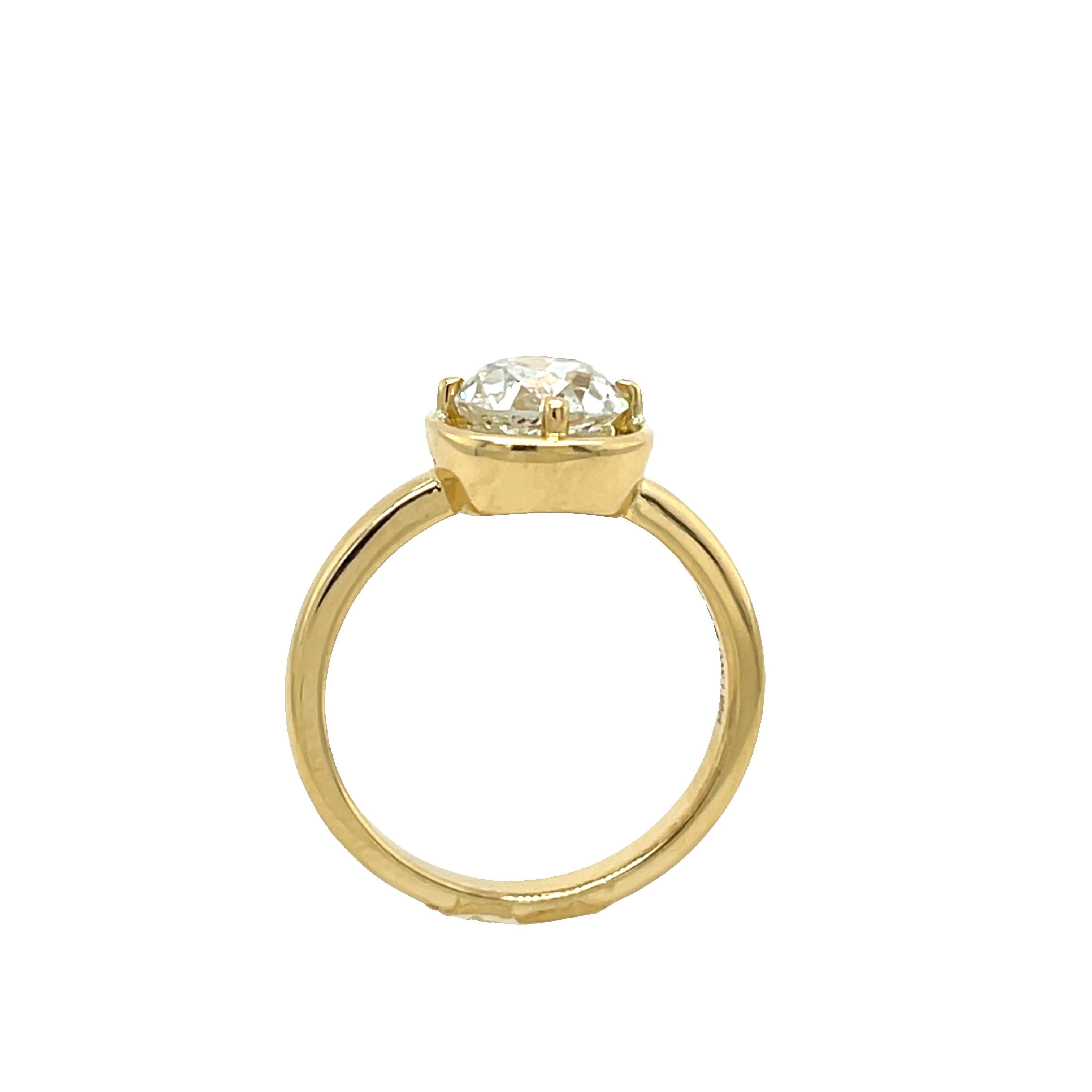 Anillo de diamantes talla cojín antiguo de 1,95 ct, engastado en oro amarillo de 18 ct en venta 2
