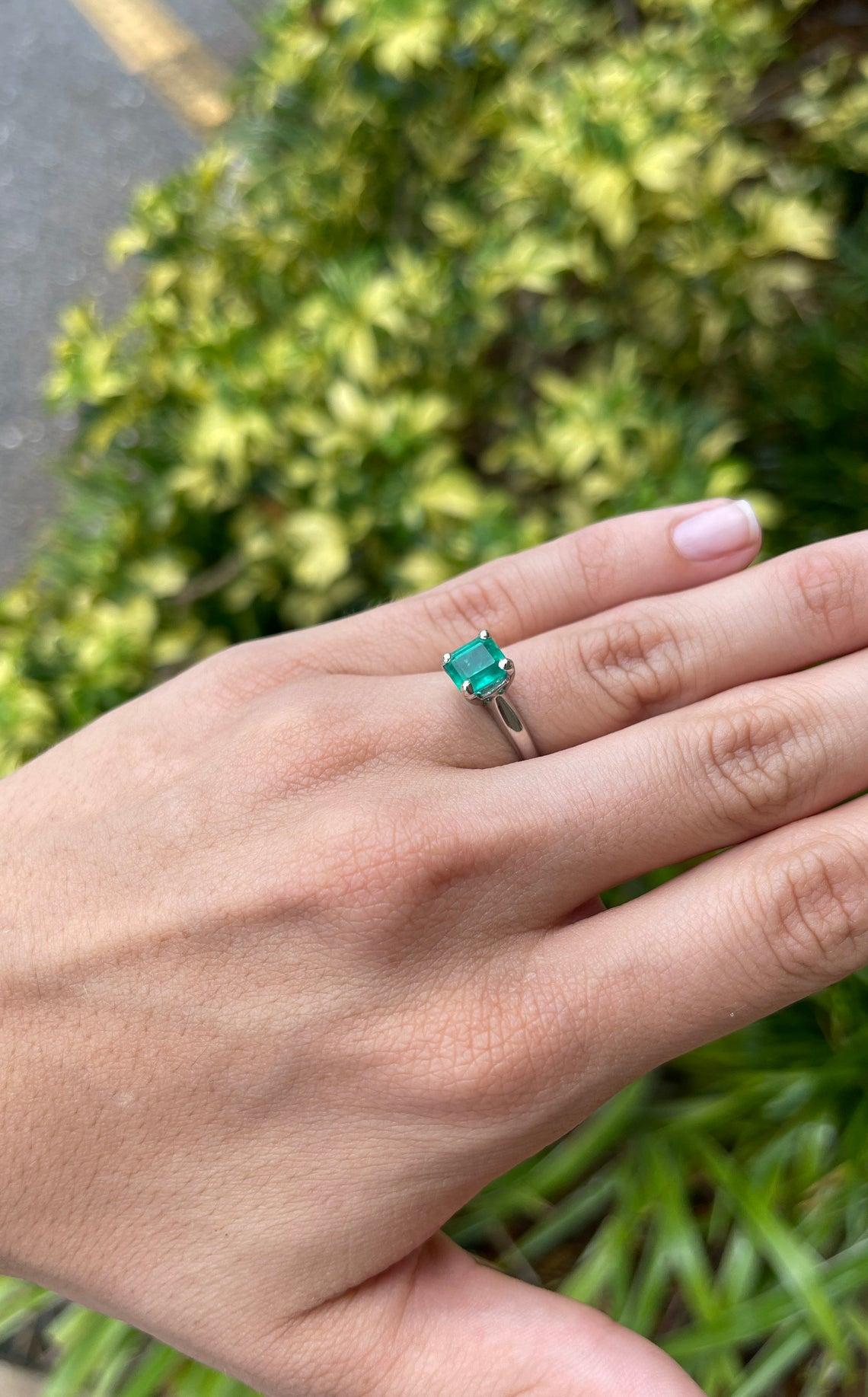 1,95cts Platino Anillo Solitario Corte Esmeralda Colombiana Natural Corte esmeralda en venta