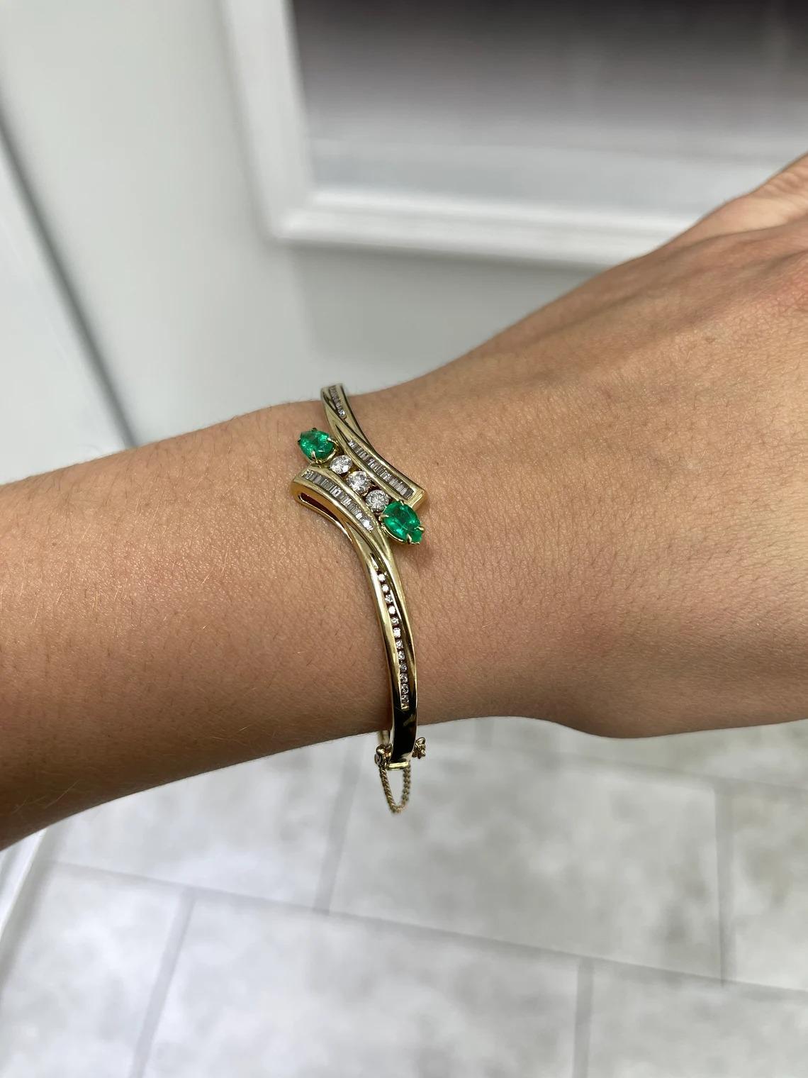 1.95tcw 14K Colombian Emerald Pear & Round/Baguette Diamond Bangle Bracelet In New Condition For Sale In Jupiter, FL