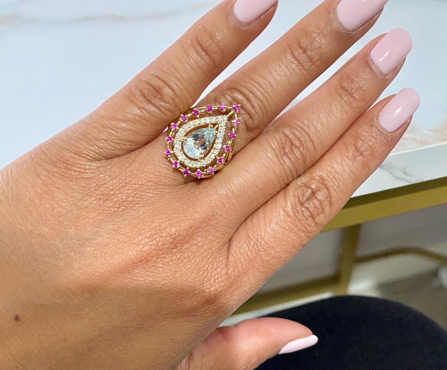 Donna Anello Cocktail in oro giallo con zaffiro e diamante da 1,96 carati in vendita