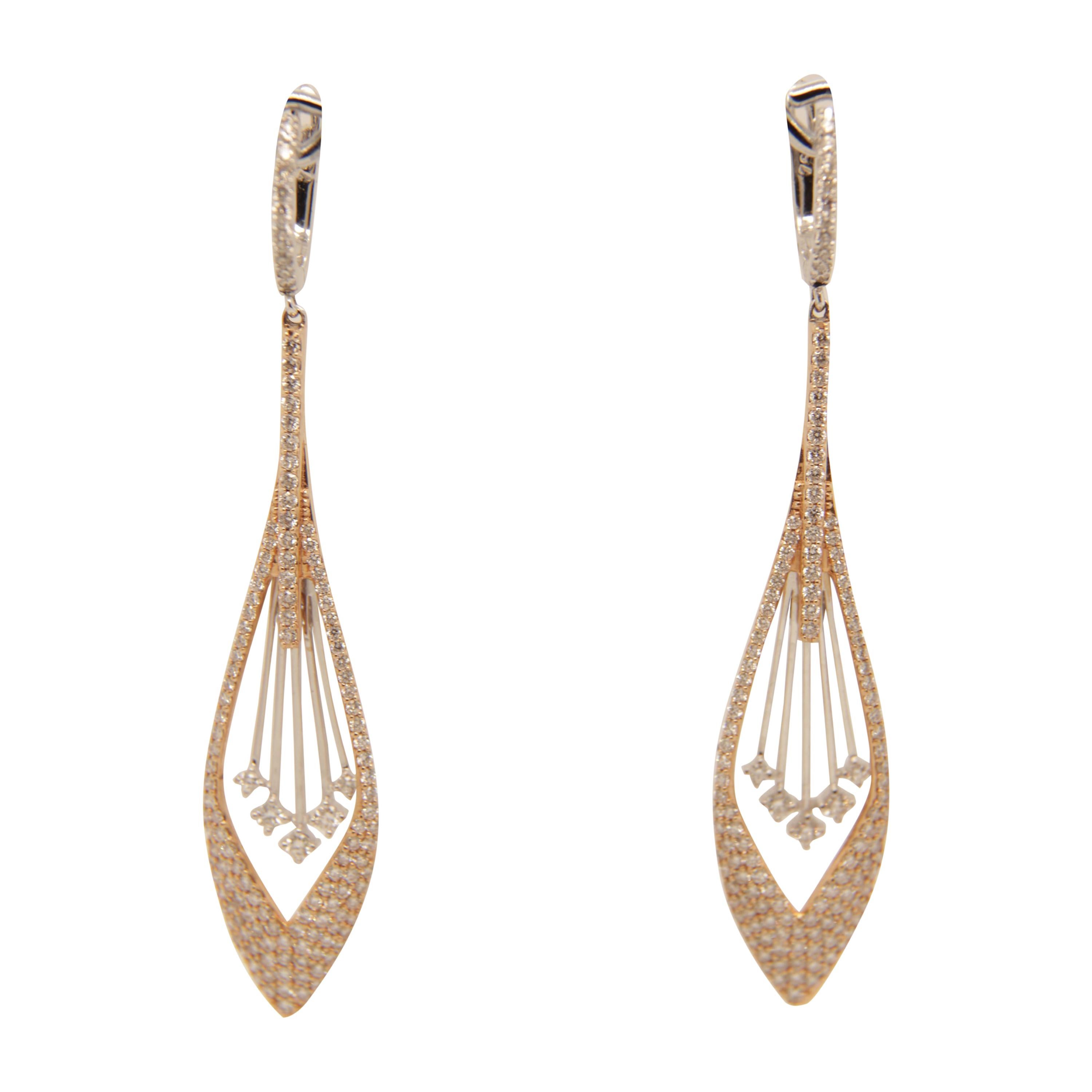 1.96 Carat Diamond Earring in 18 Karat Gold For Sale