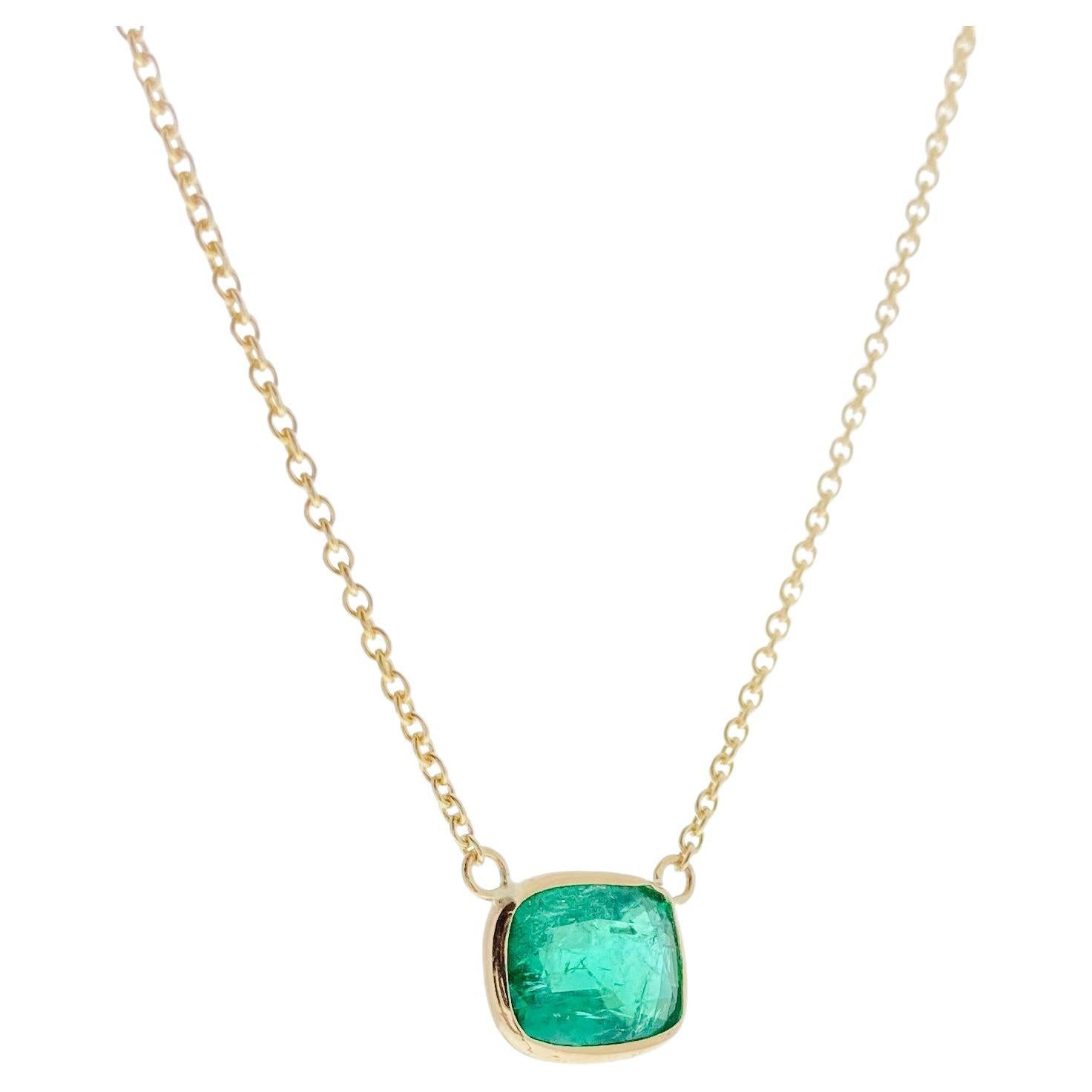 1.96 Carat Green Emerald Cushion Cut Fashion Necklaces In 14K Yellow Gold For Sale