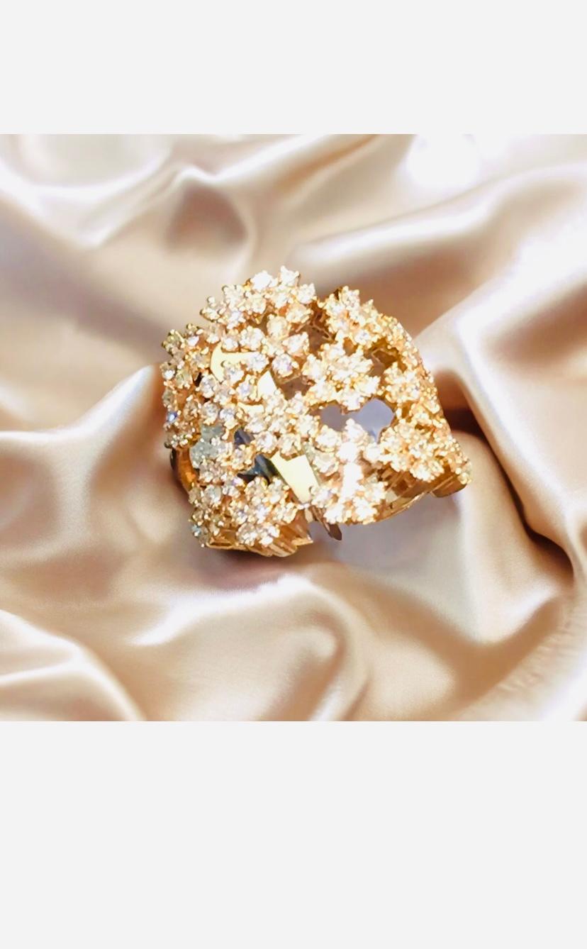 1.96 Carat Natural Diamonds Flowers Gold Ring For Sale 4