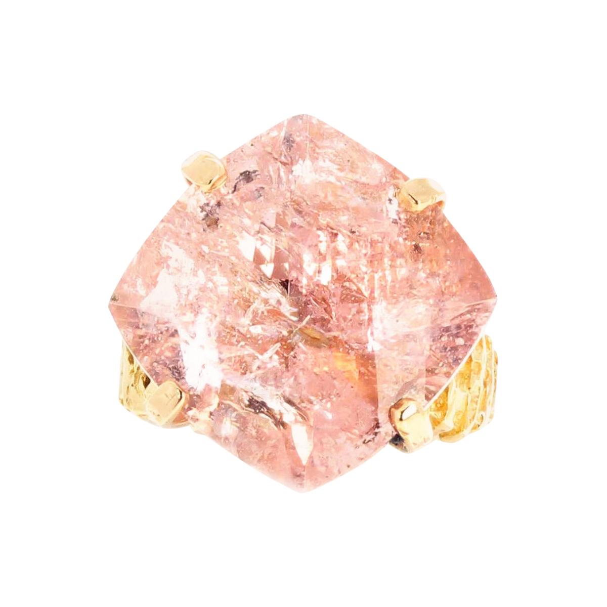 Gemjunky Elegant 19.6 Cts Sparkling Blush Color Morganite High Mount Gold Ring