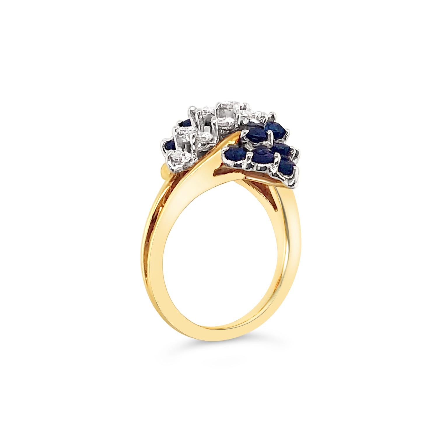 Round Cut 1.96 Carat 'total weight' Sapphire and Diamond Cluster Ring in 18 Karat Gold For Sale