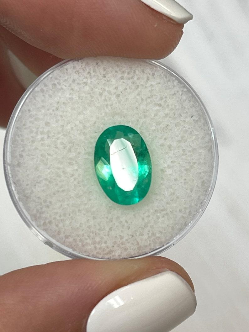 1,96 Ct 11x8 Elongated Apple Green Colombian Oval Emerald Loose Gemstone In condizioni Nuovo in vendita a Jupiter, FL