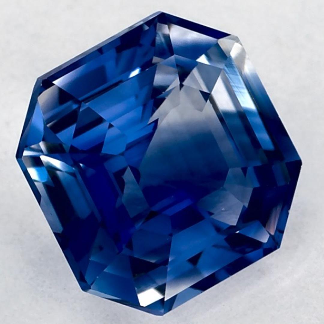 Taille octogone Pierre précieuse taille octogonale saphir bleu 1.96 carat en vente
