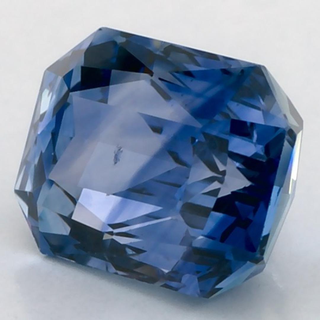 Donna 1.96 carati di zaffiro blu ottagonale sfuso in vendita