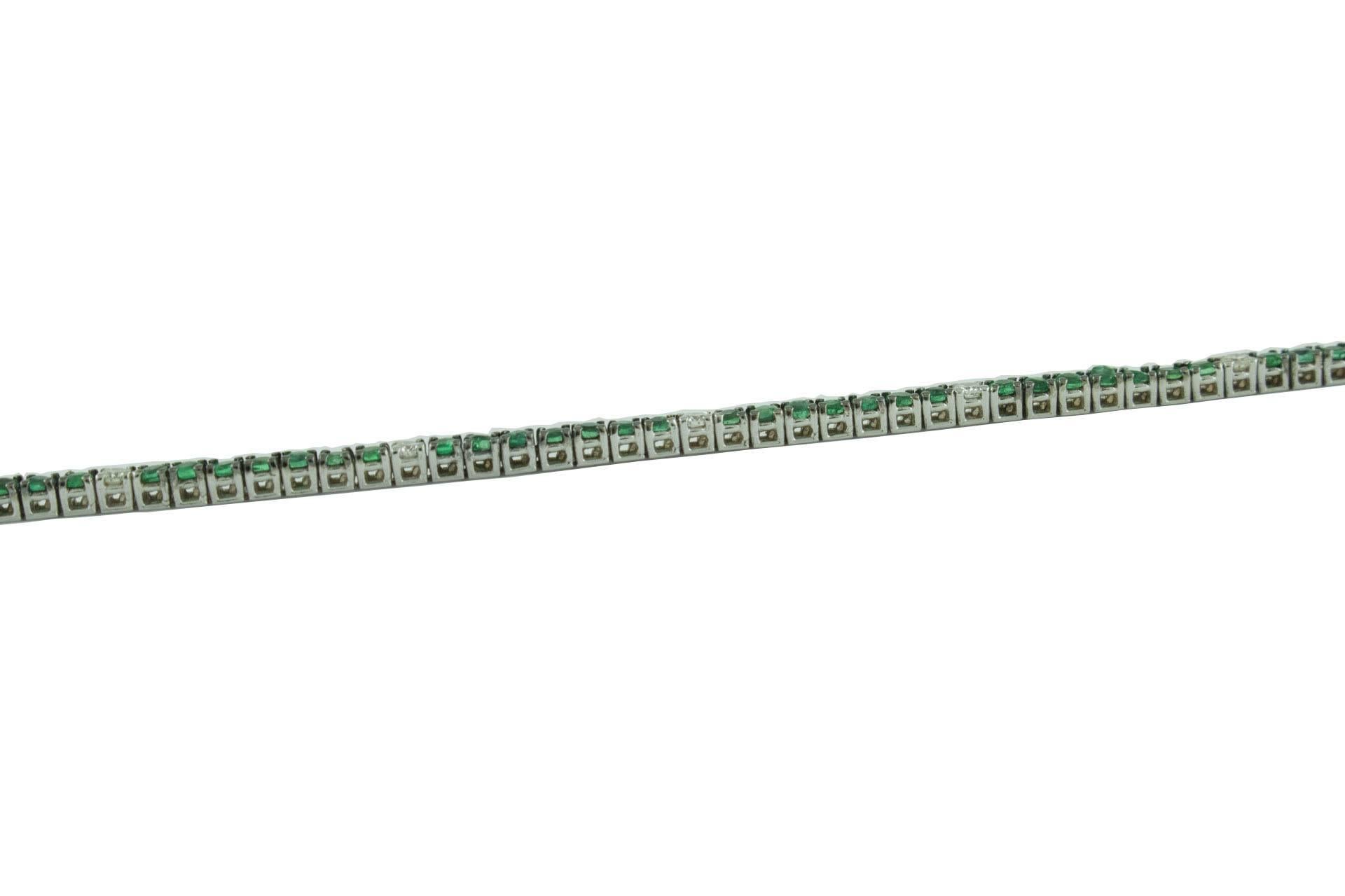 Emerald and White Diamonds Gold Tennis Bracelet In Good Condition In Marcianise, Marcianise (CE)